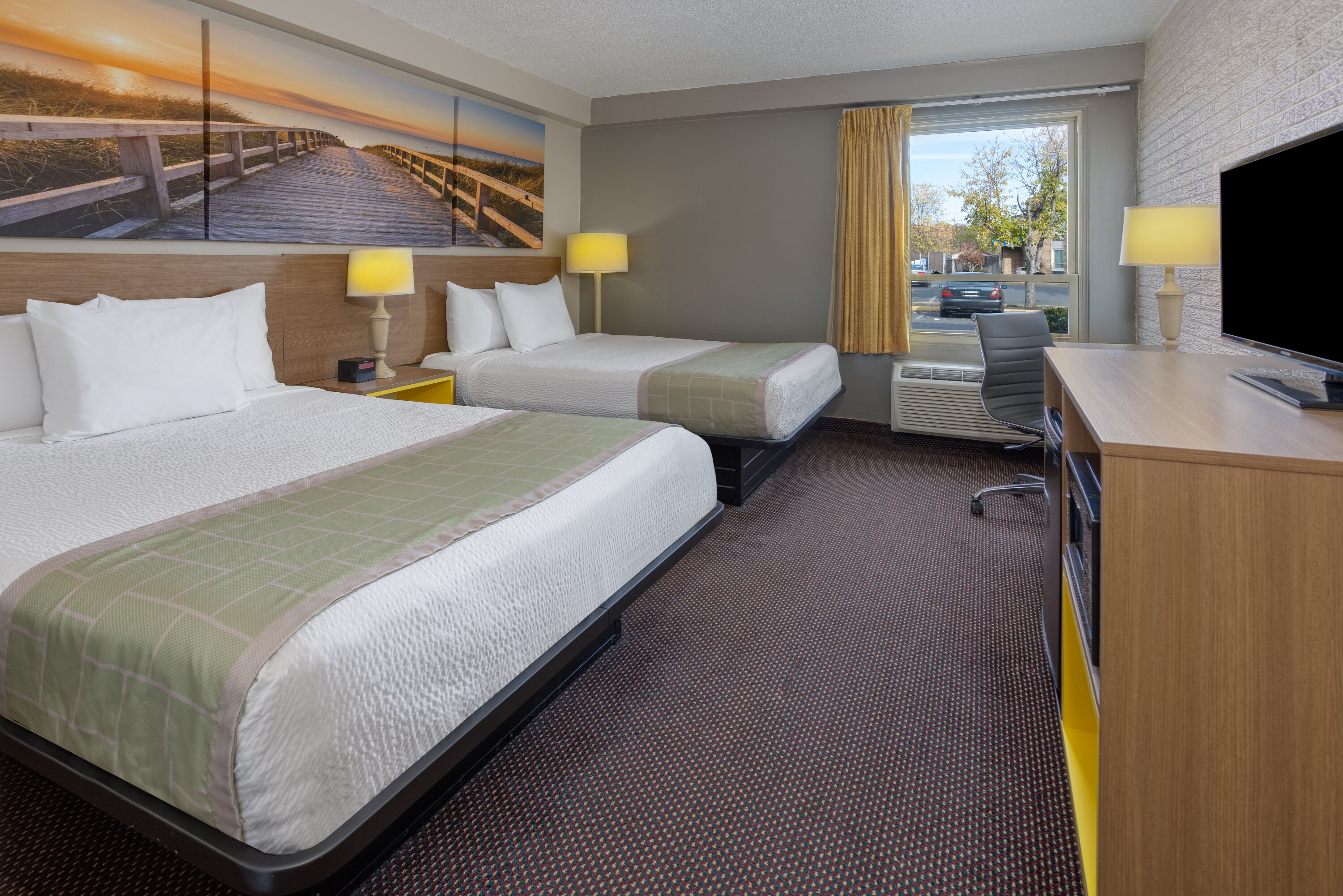 Guest room at the Days Inn by Wyndham Manassas Battlefield in Manassas, Virginia