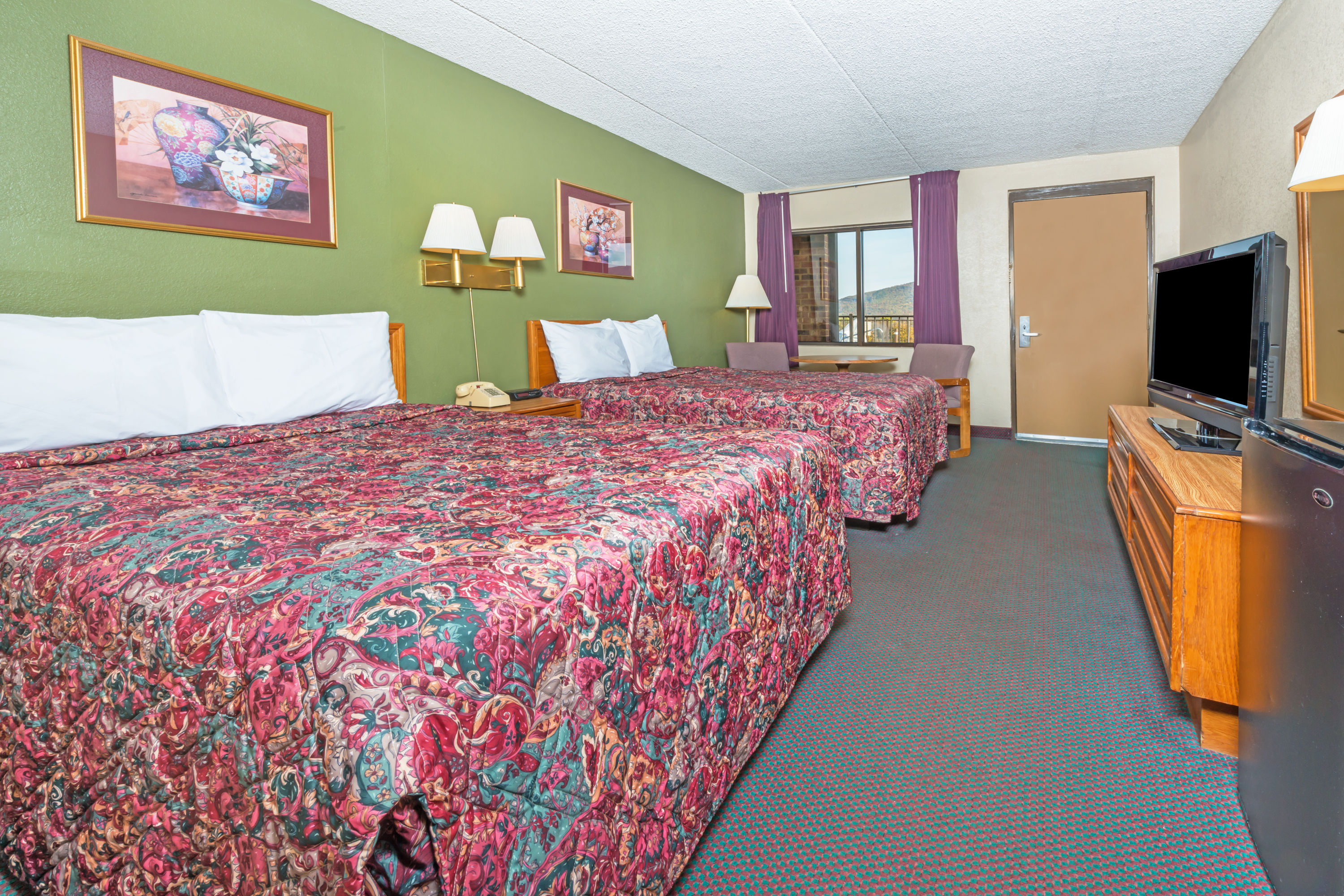 Guest room at the Days Inn by Wyndham New Market/I-81 in New Market, Virginia