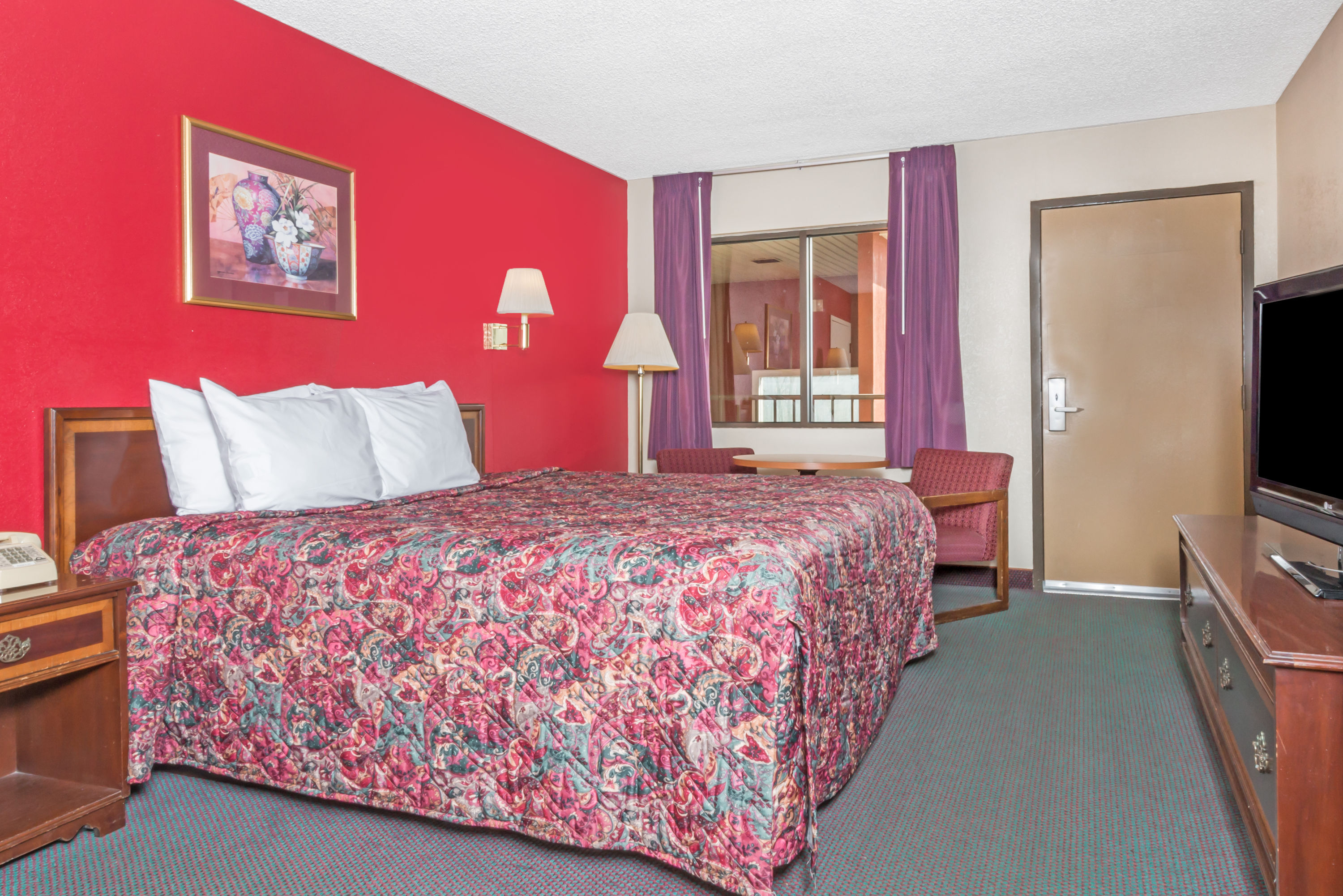 Guest room at the Days Inn by Wyndham New Market/I-81 in New Market, Virginia