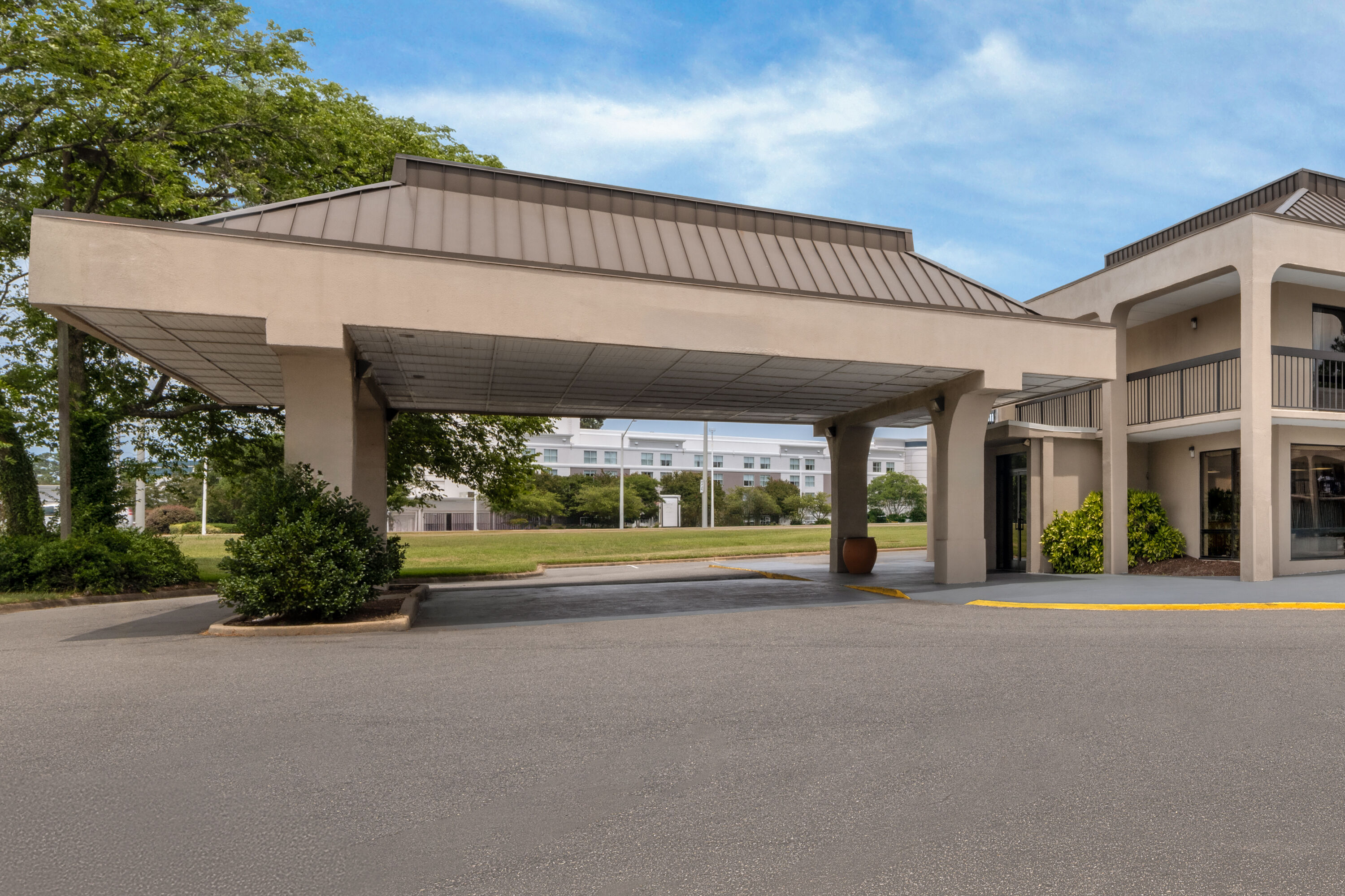 Exterior Day Image of Days Inn by Wyndham Norfolk Airport hotel in Norfolk, Virginia