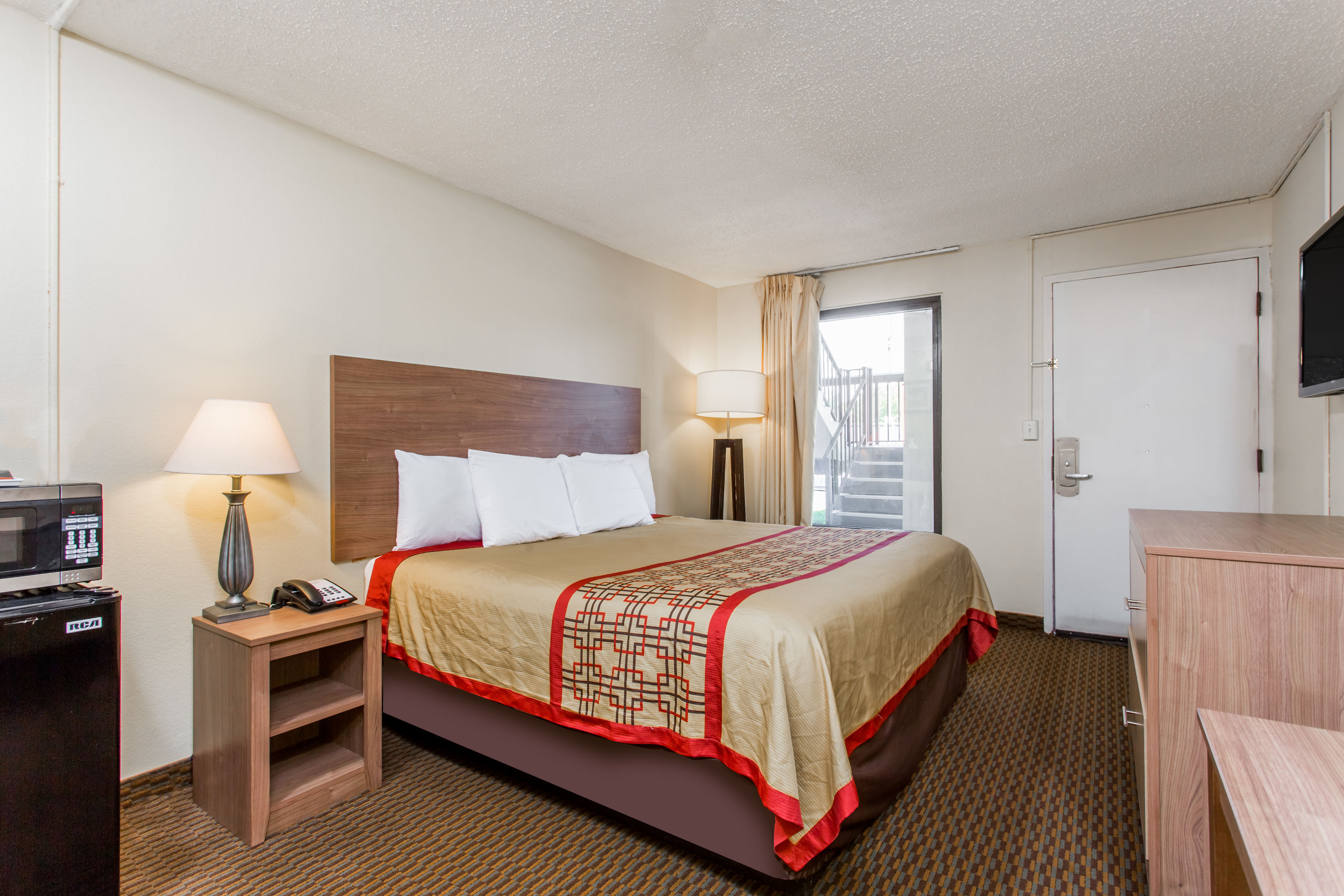 Days Inn By Wyndham Norfolk Airport Norfolk Va Hotels