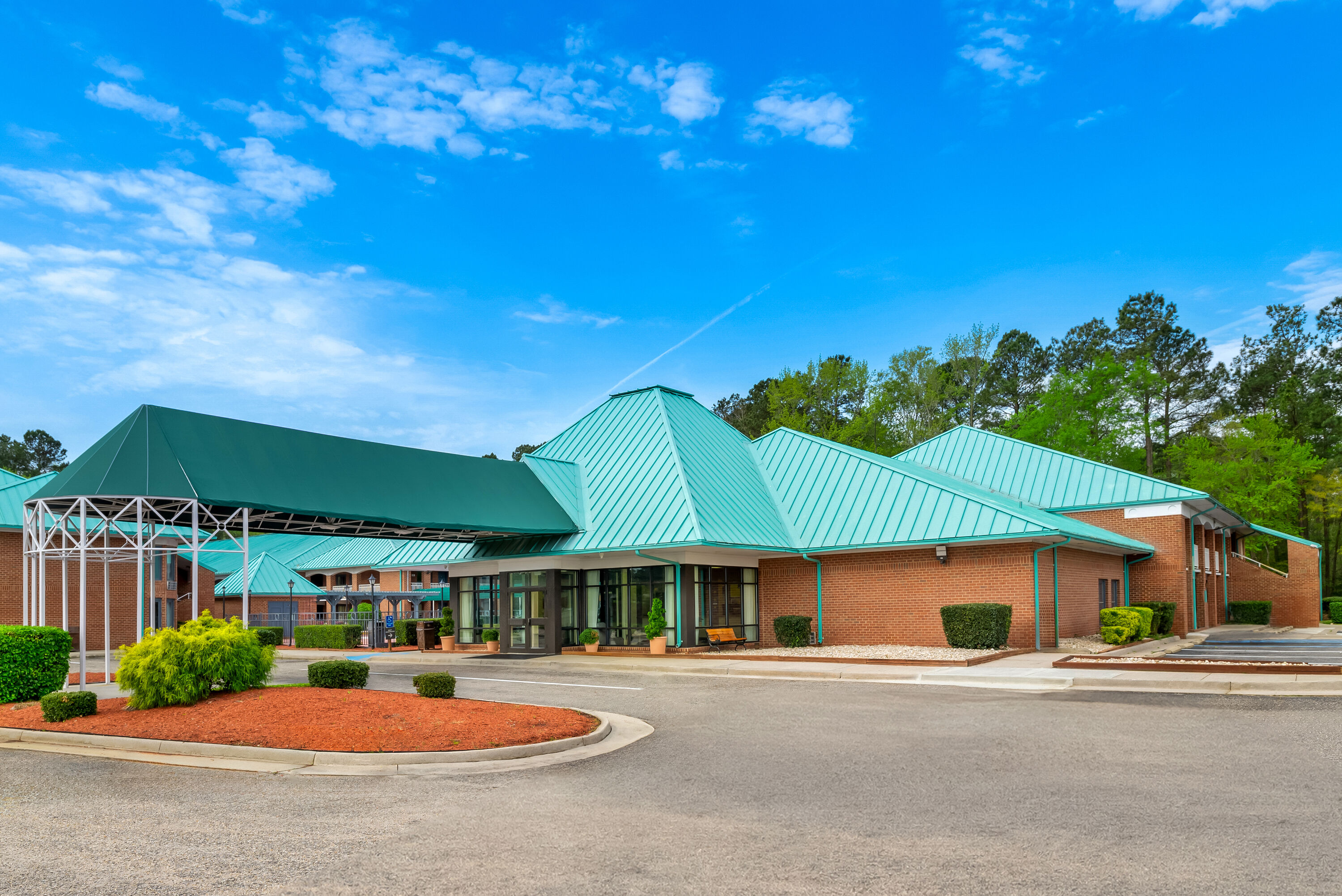 Exterior Day Image of Days Inn by Wyndham Petersburg/South Fort Lee hotel in Petersburg, Virginia