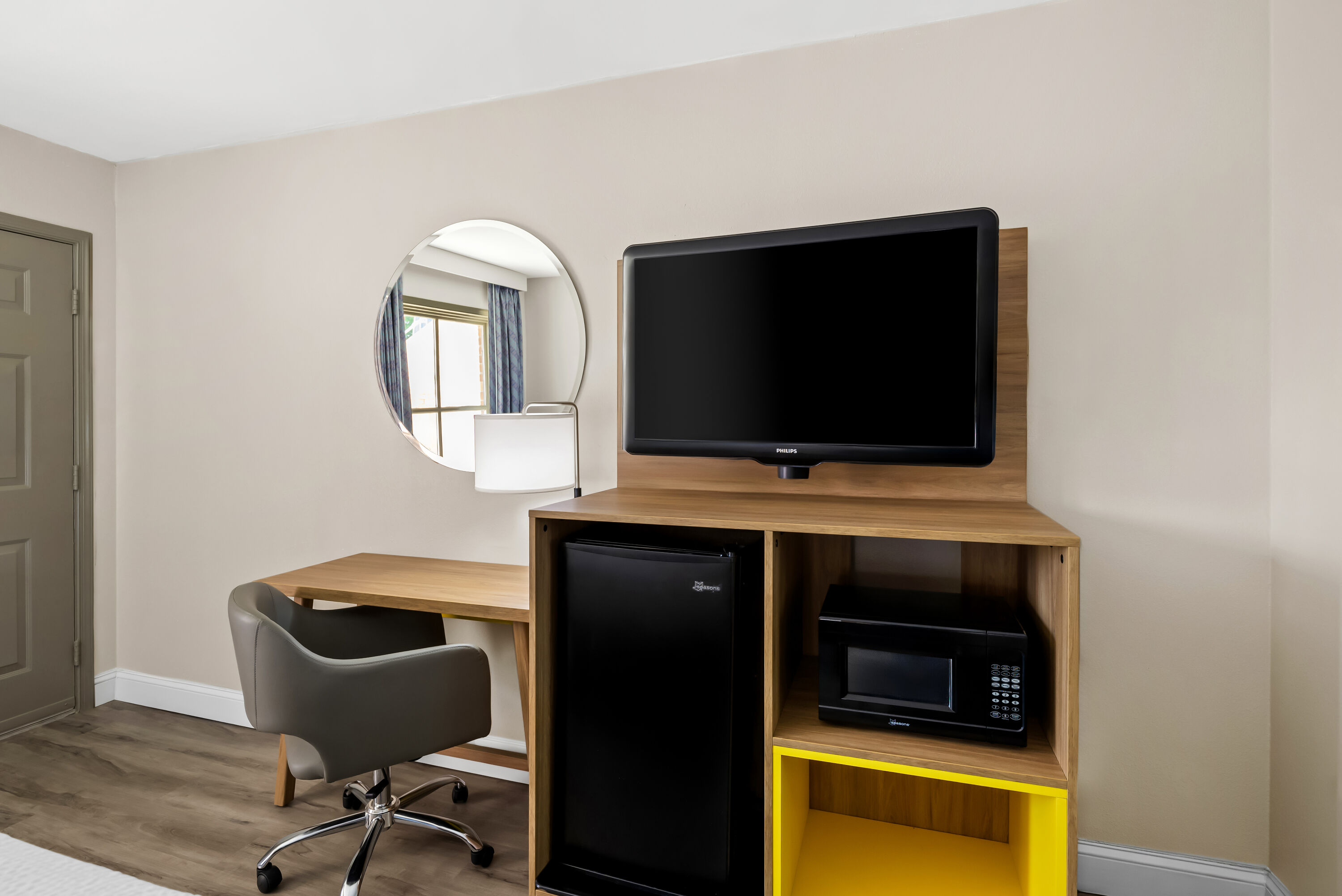 Double bed guest room at the Days Inn by Wyndham Petersburg/South Fort Lee in Petersburg, Virginia