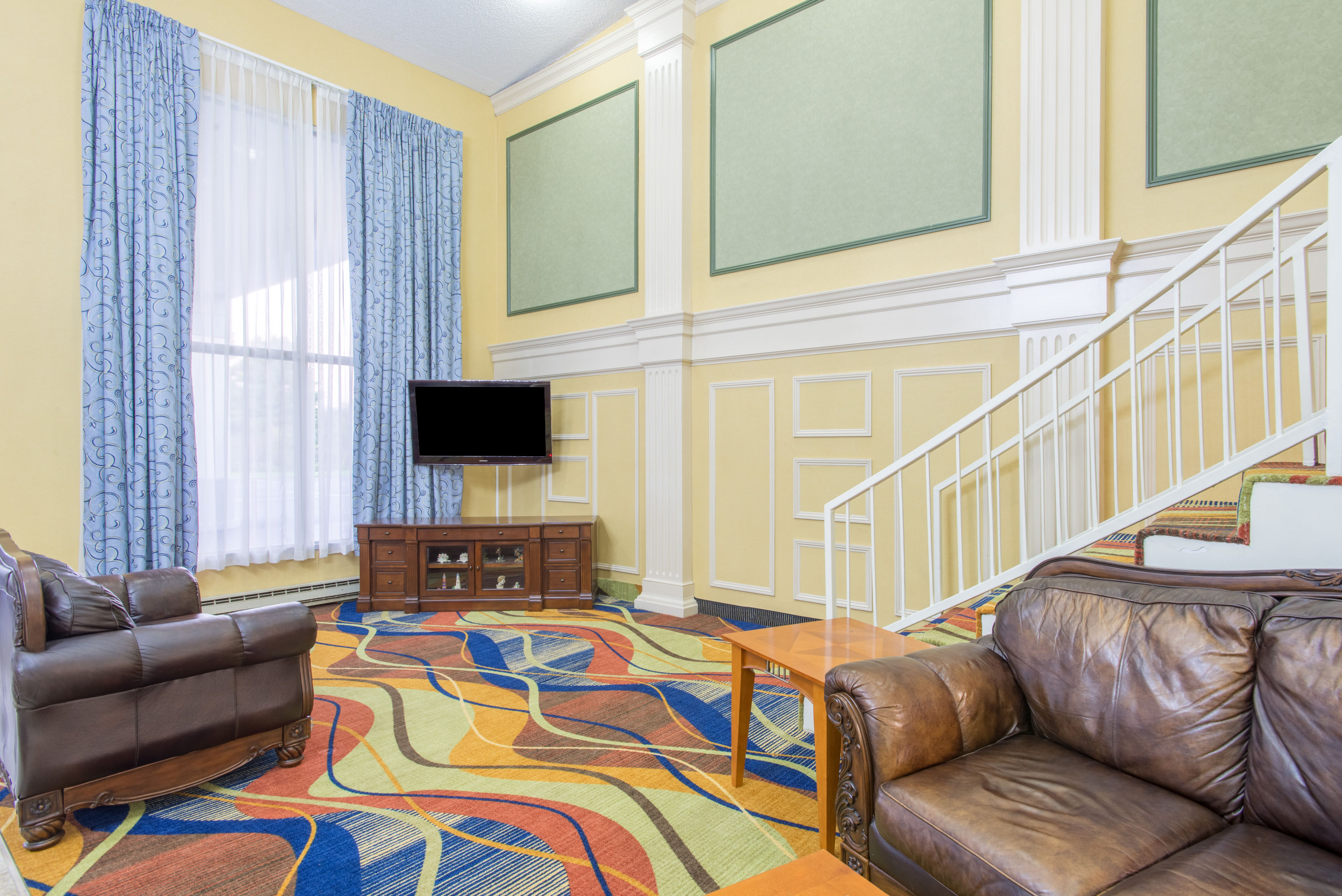 Days Inn By Wyndham Roanoke Near I 81 Roanoke Va Hotels