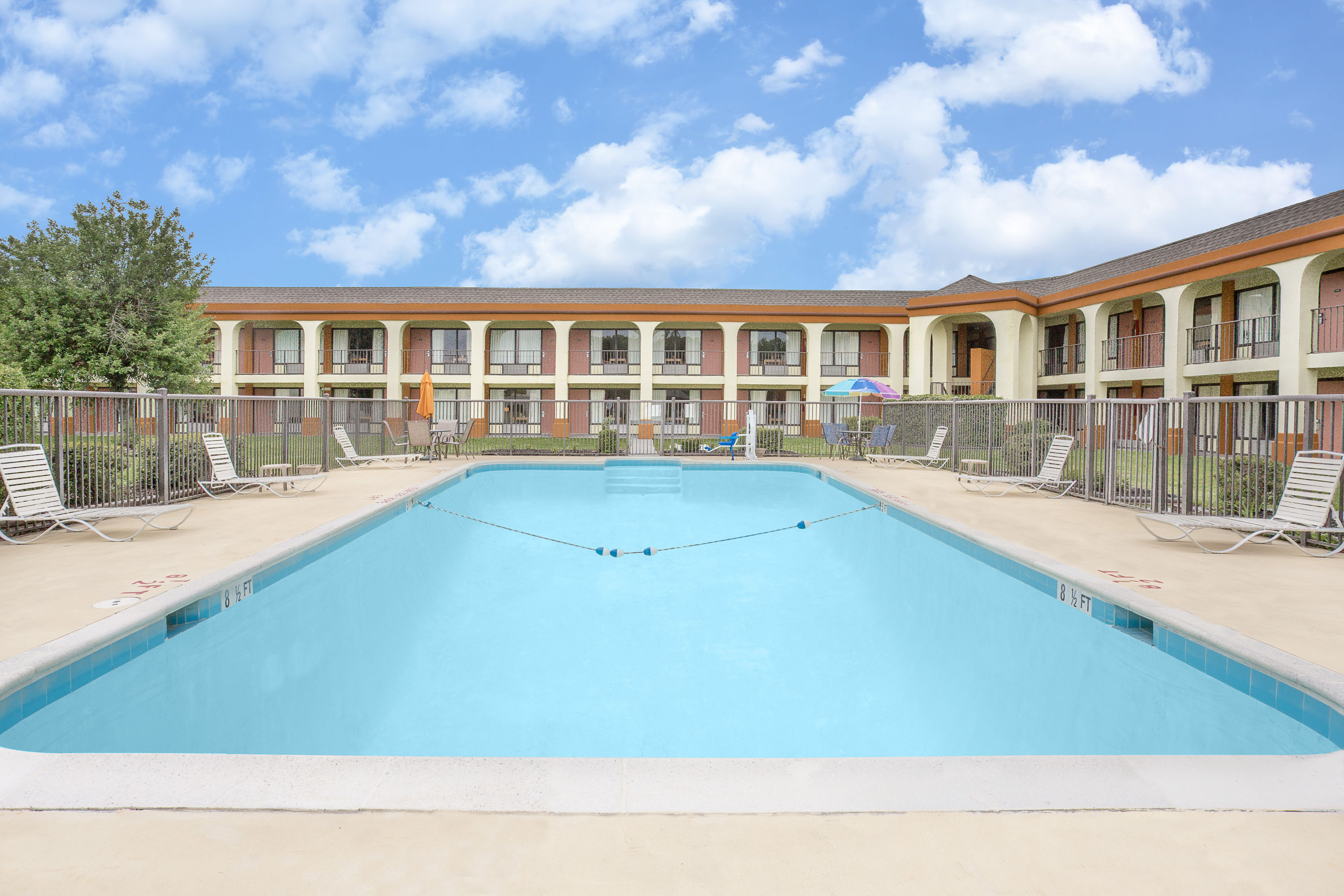 Days Inn by Wyndham Ruther  Glen  Kings Dominion Area 