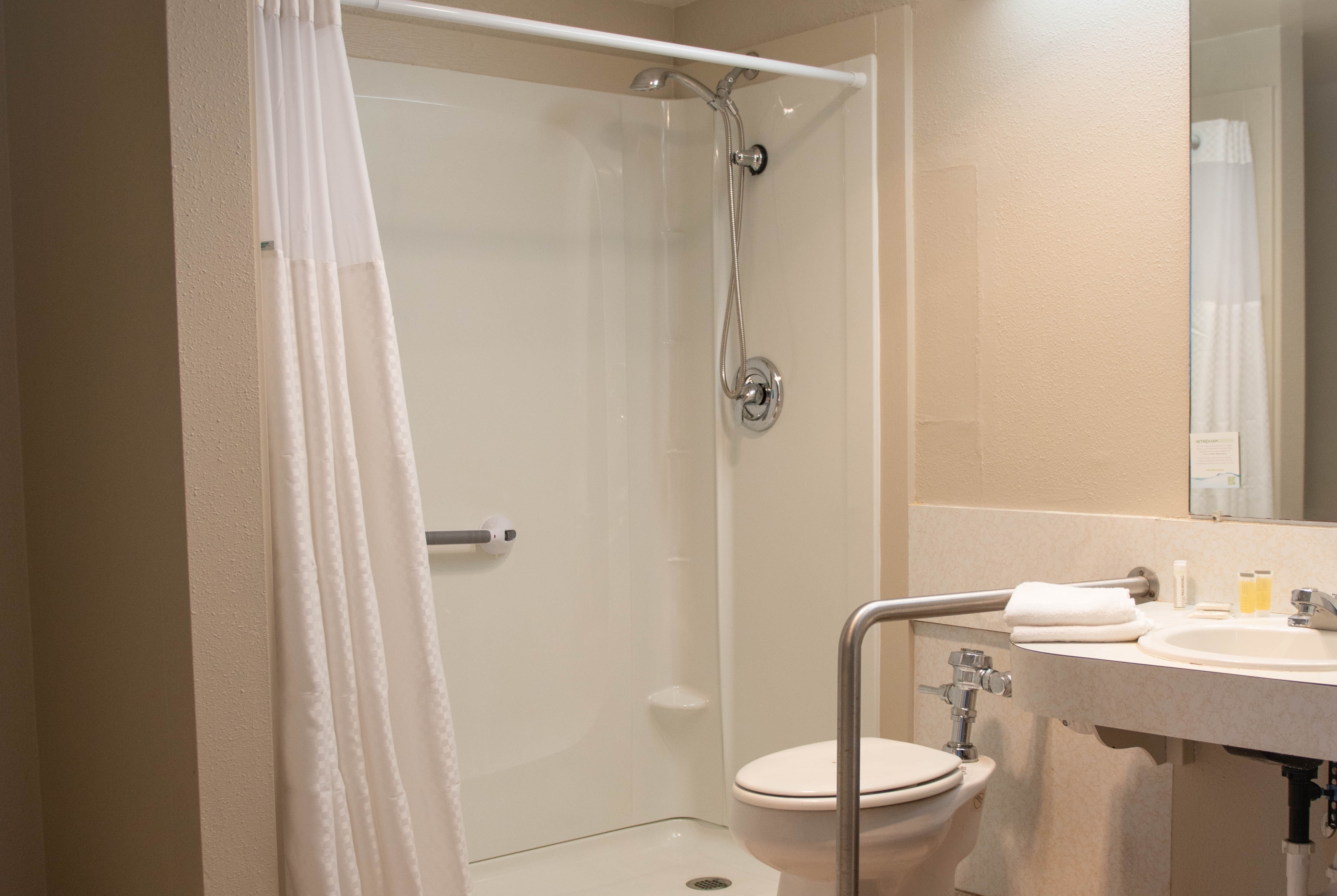Guest room bath at the Days Inn by Wyndham Waynesboro in Waynesboro, Virginia