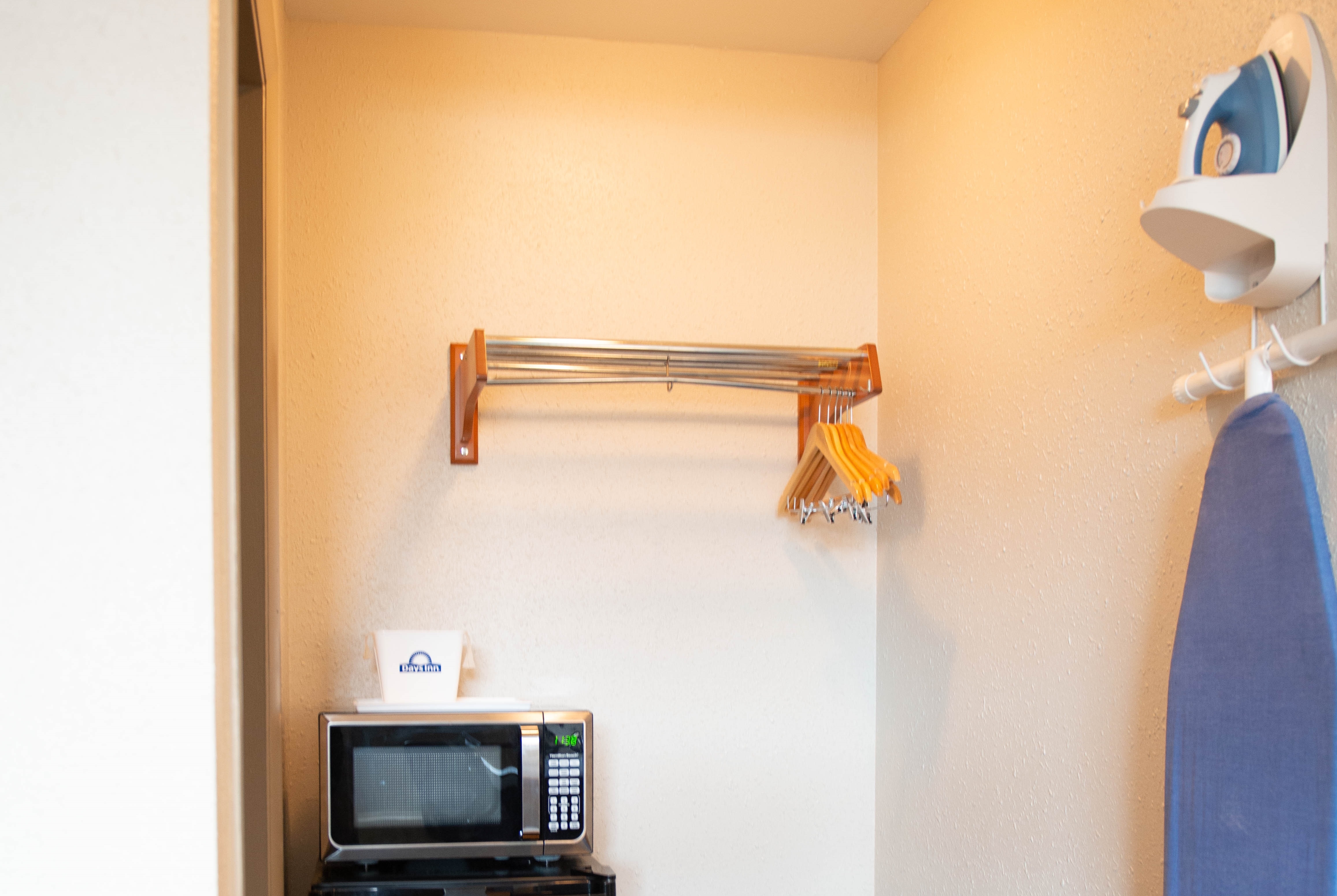 Guest room at the Days Inn by Wyndham Waynesboro in Waynesboro, Virginia