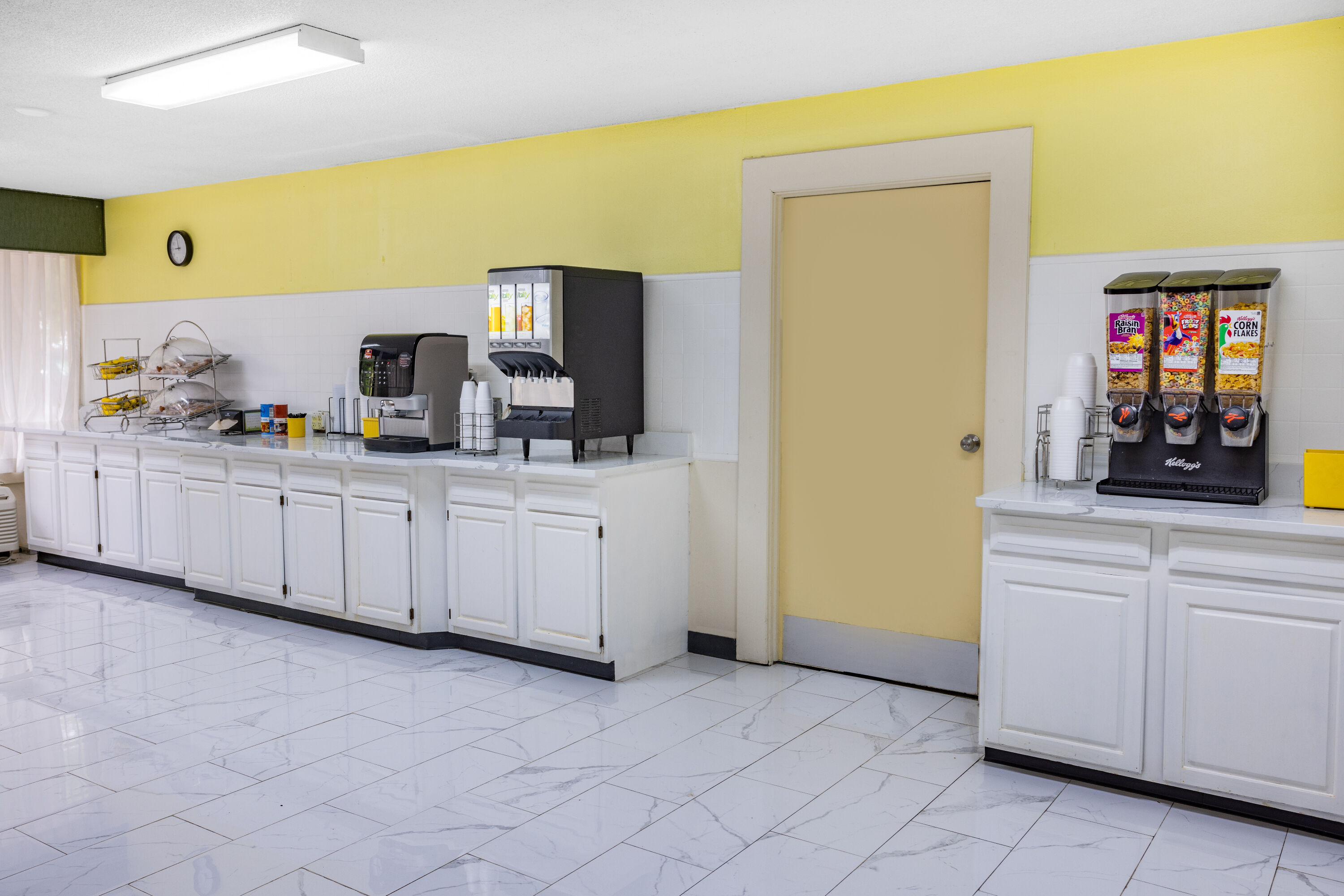 Free breakfast at Days Inn & Suites by Wyndham Williamsburg Colonial in Williamsburg, Virginia