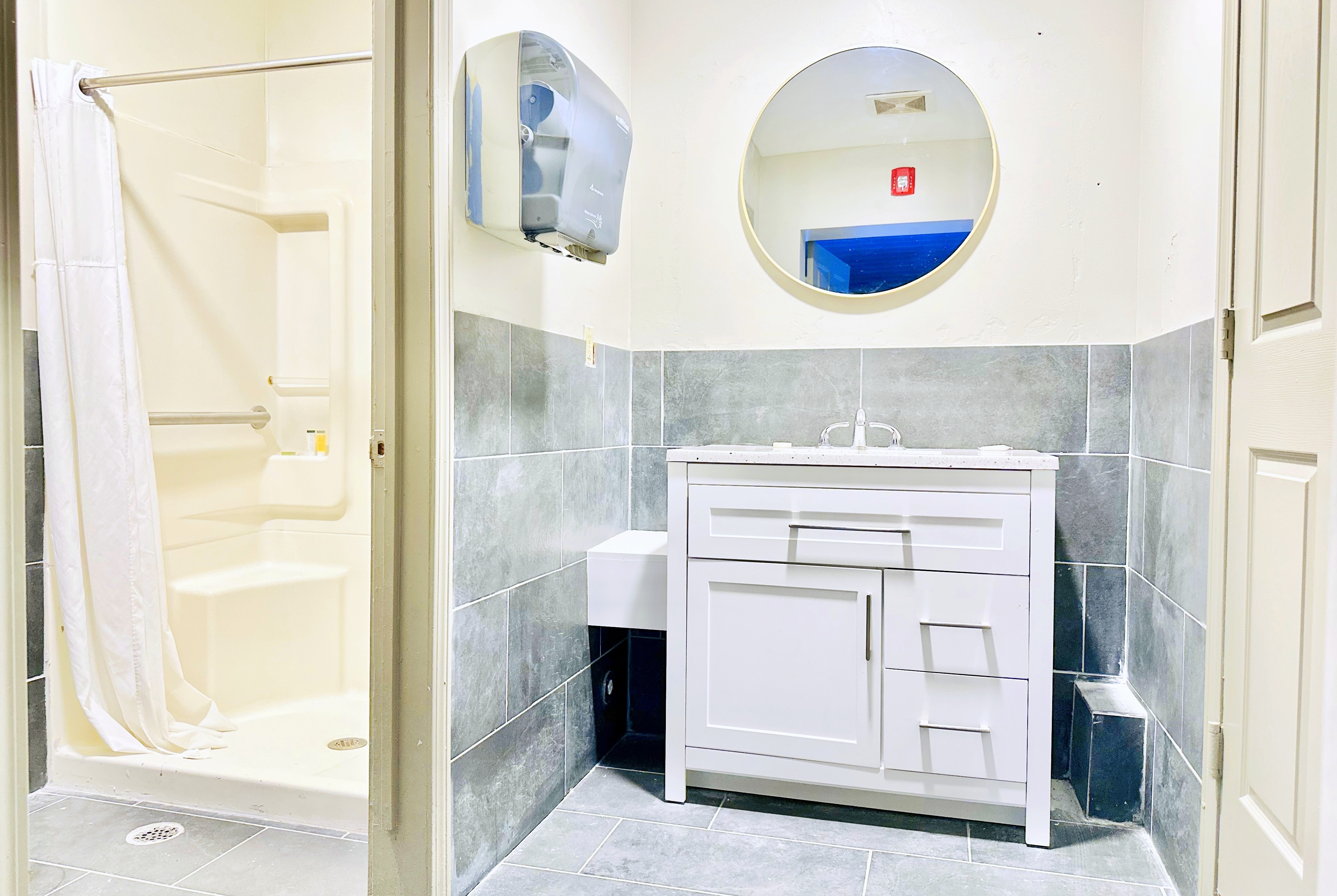 Guest room bath at the Days Inn by Wyndham Rutland/Killington Area in Rutland, Vermont