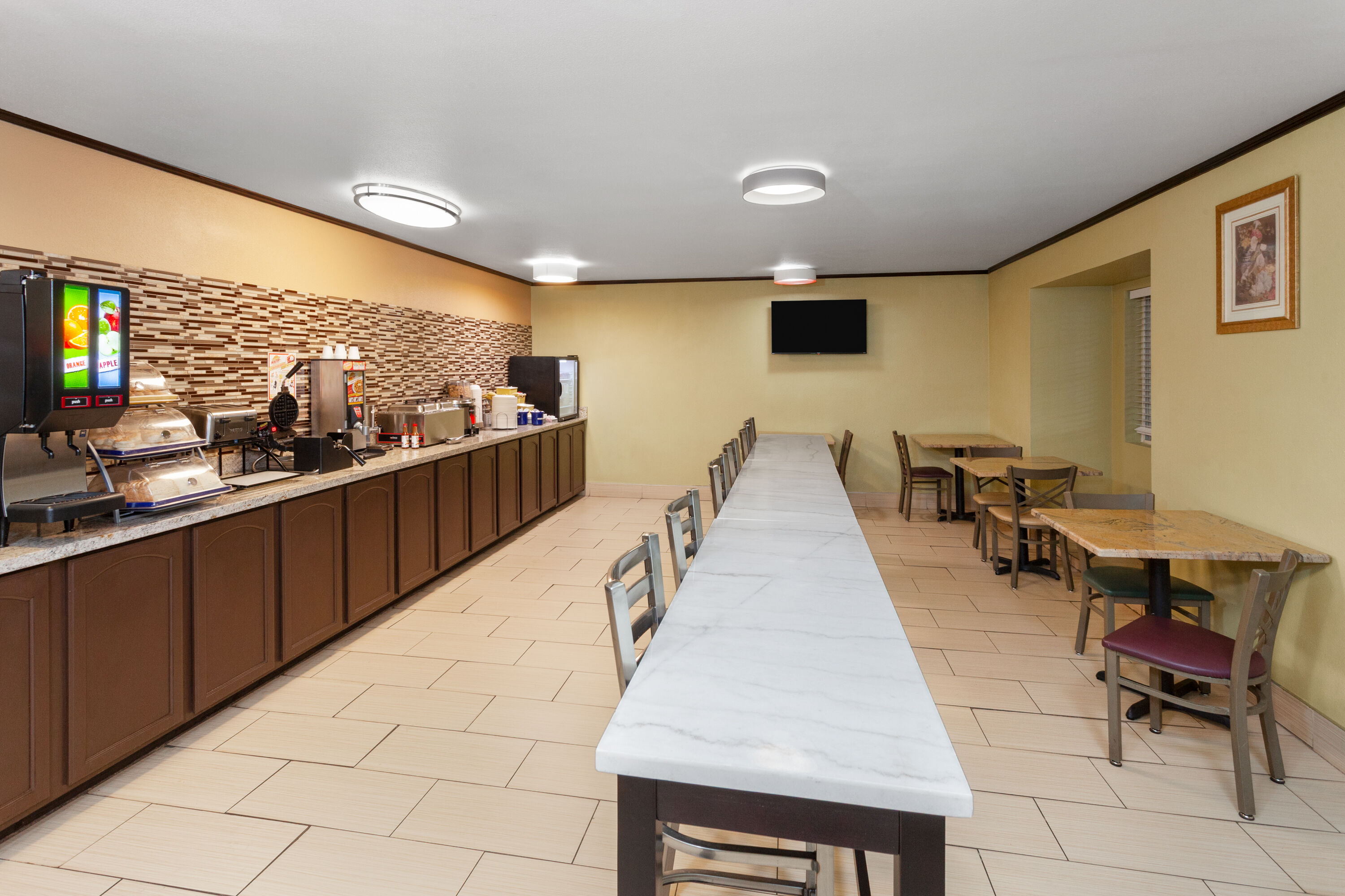 Free breakfast at Days Inn & Suites by Wyndham Spokane Airport Airway Heights in Airway Heights, Washington