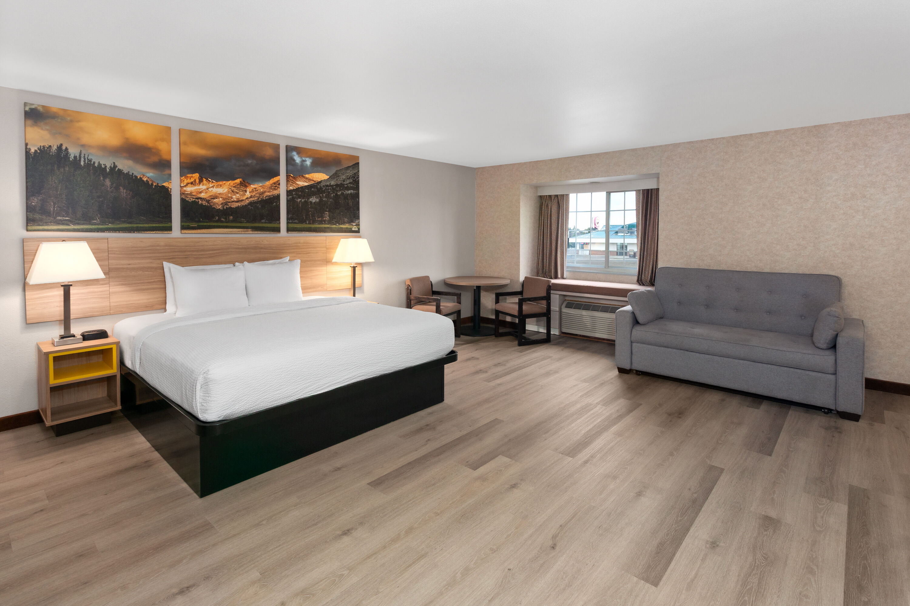 Days Inn & Suites by Wyndham Spokane Airport Airway Heights hot tub suite in Airway Heights, Washington