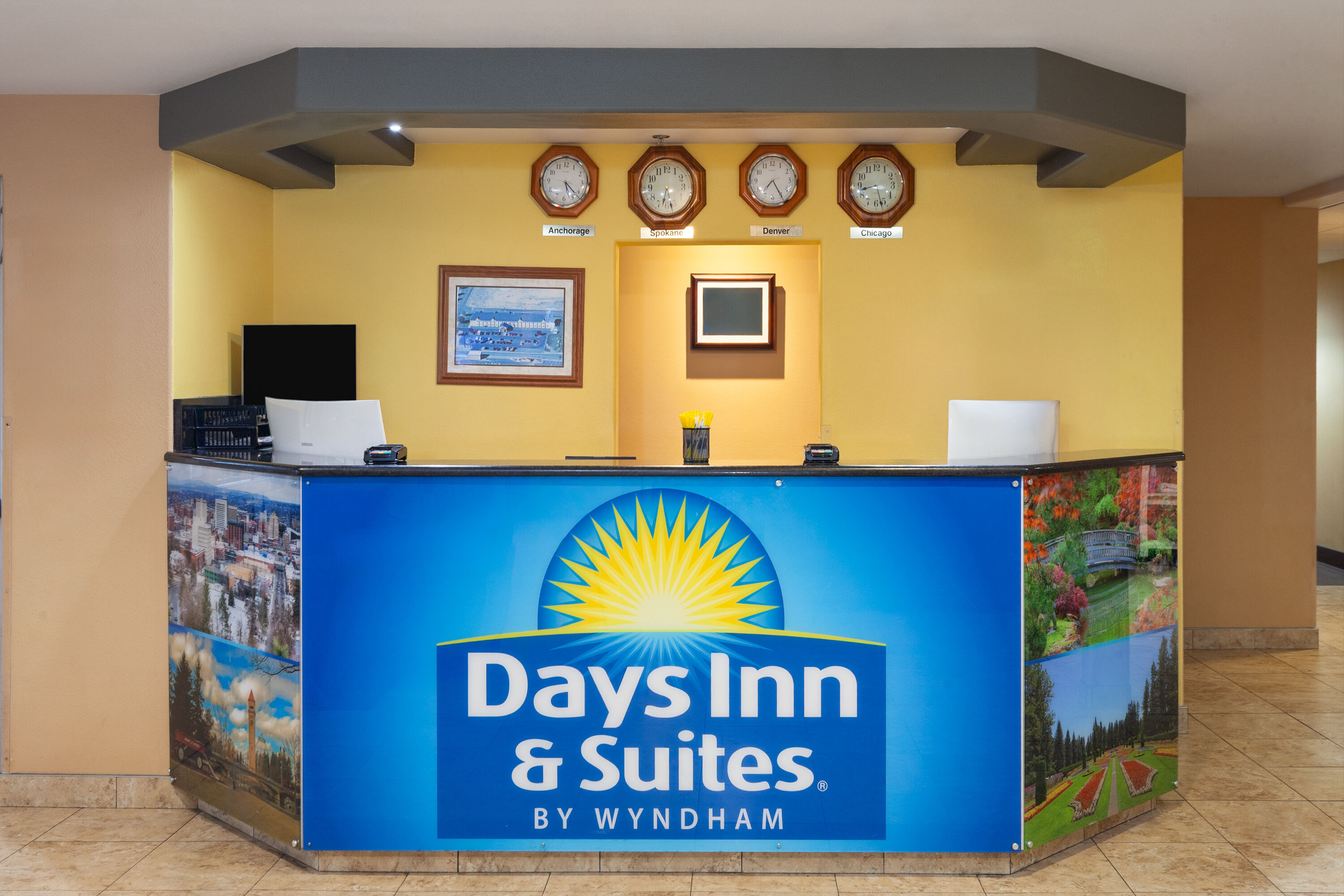 Days Inn & Suites by Wyndham Spokane Airport Airway Heights reception in Airway Heights, Washington