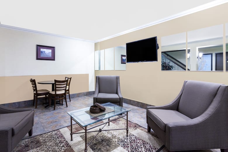 Days Inn Bellingham hotel lobby in Bellingham, Washington