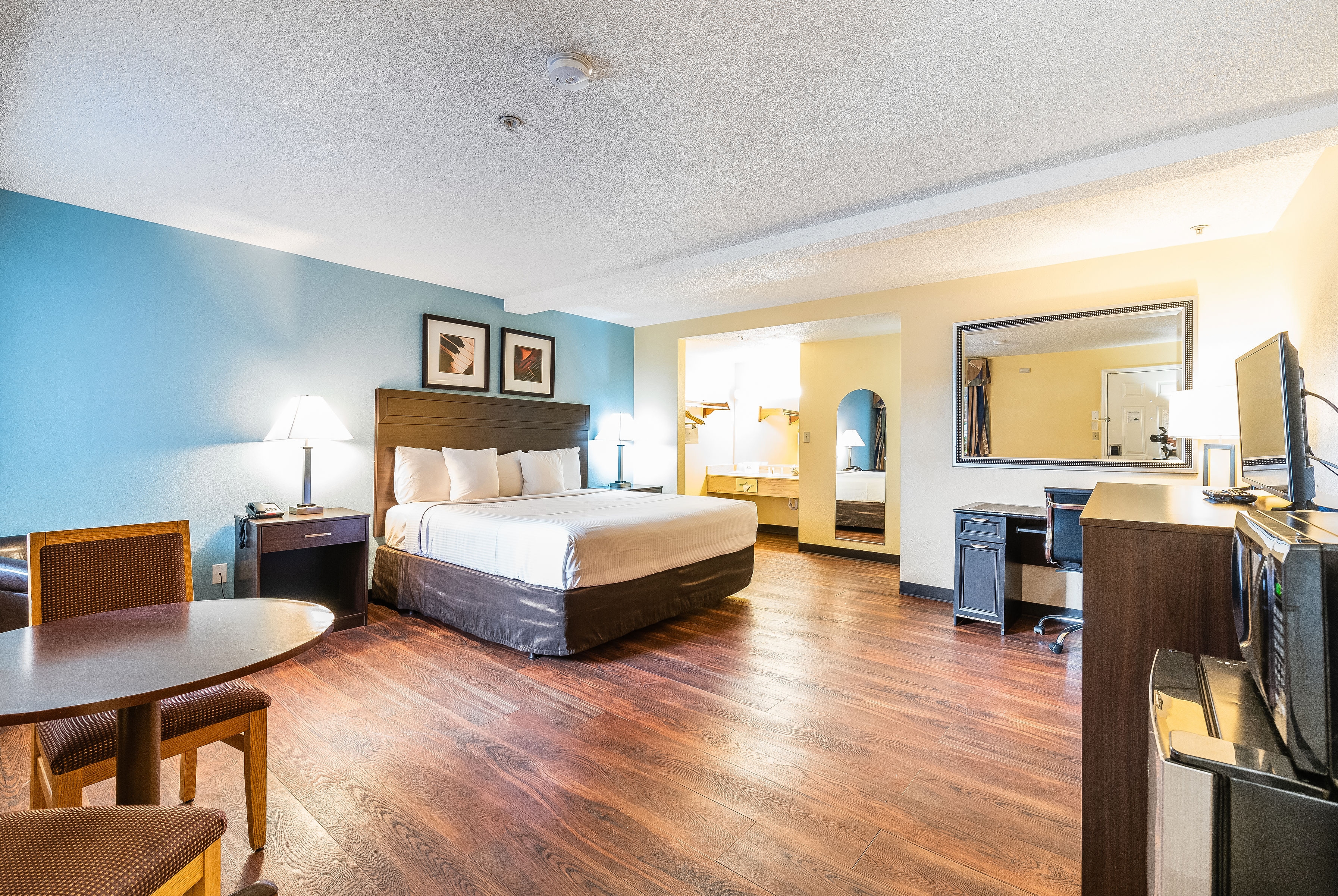 Guest room at the Days Inn by Wyndham Federal Way in Federal Way, Washington
