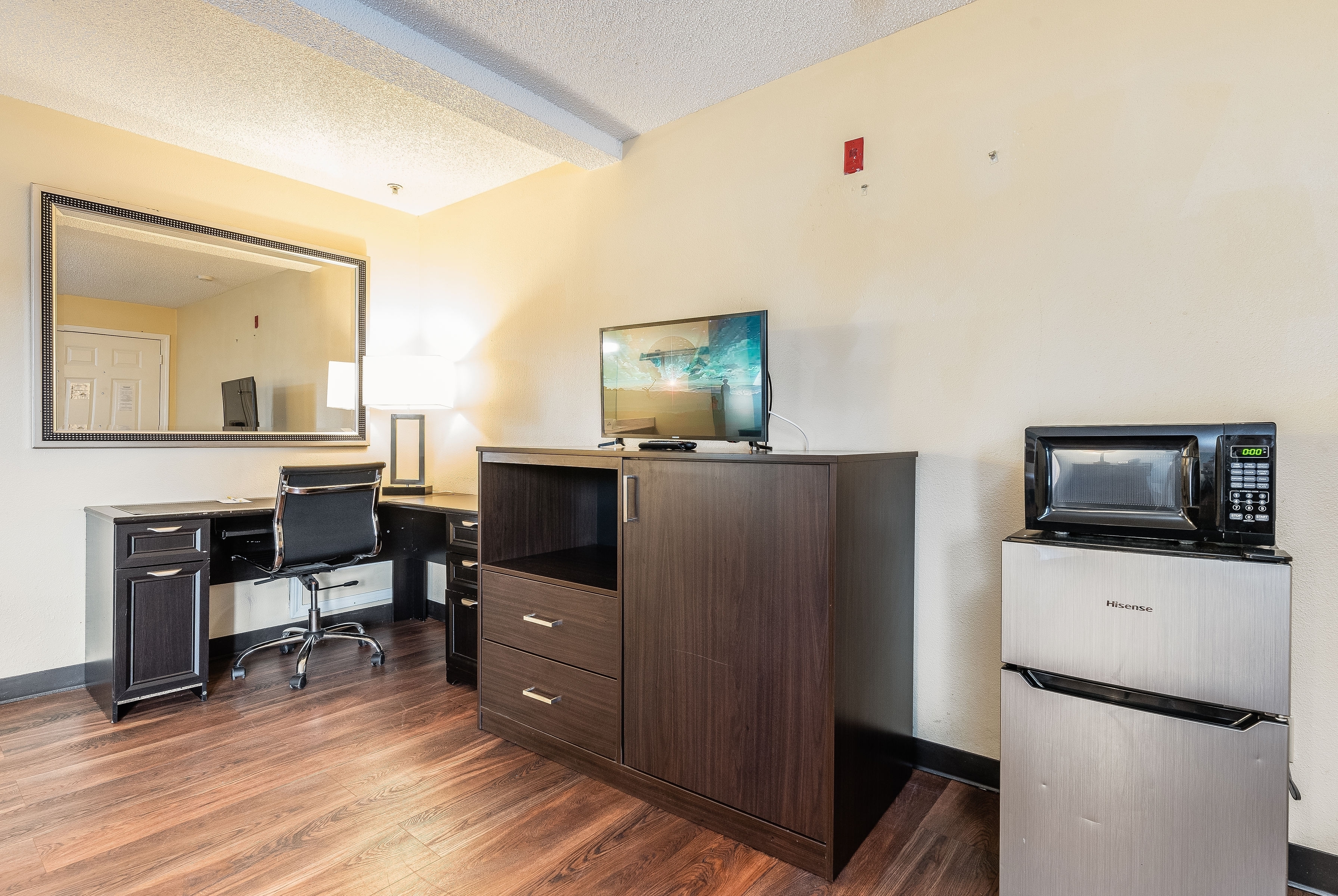 Guest room at the Days Inn by Wyndham Federal Way in Federal Way, Washington