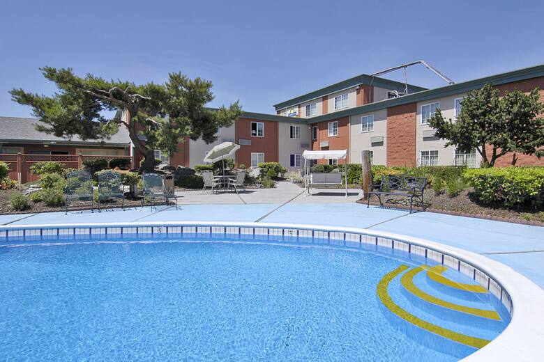 Days Inn By Wyndham Mt Vernon Mount Hotels Wa 98273 Pool At The Days Inn By Wyndham Mt Vernon In Mount Washington