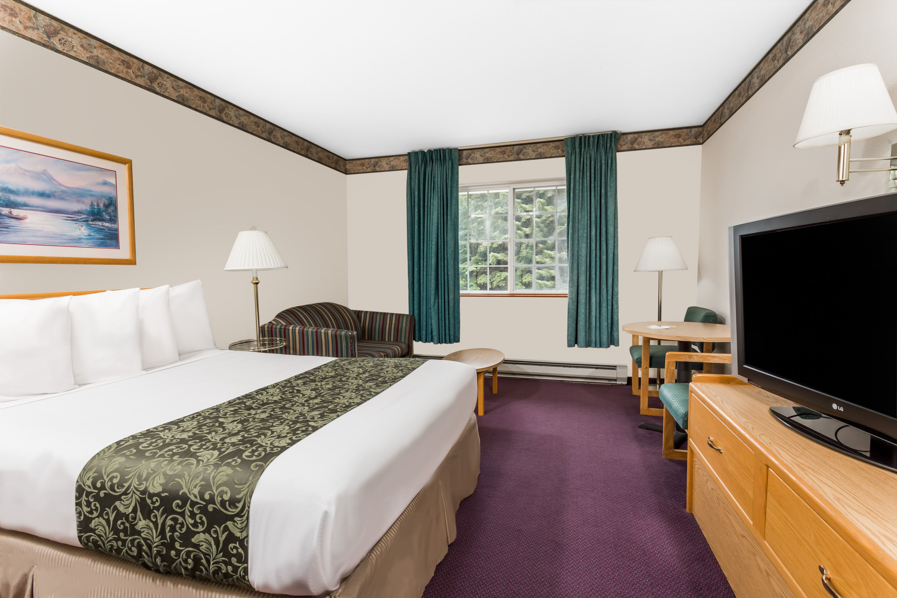Guest room at the Days Inn by Wyndham Ocean Shores in Ocean Shores, Washington