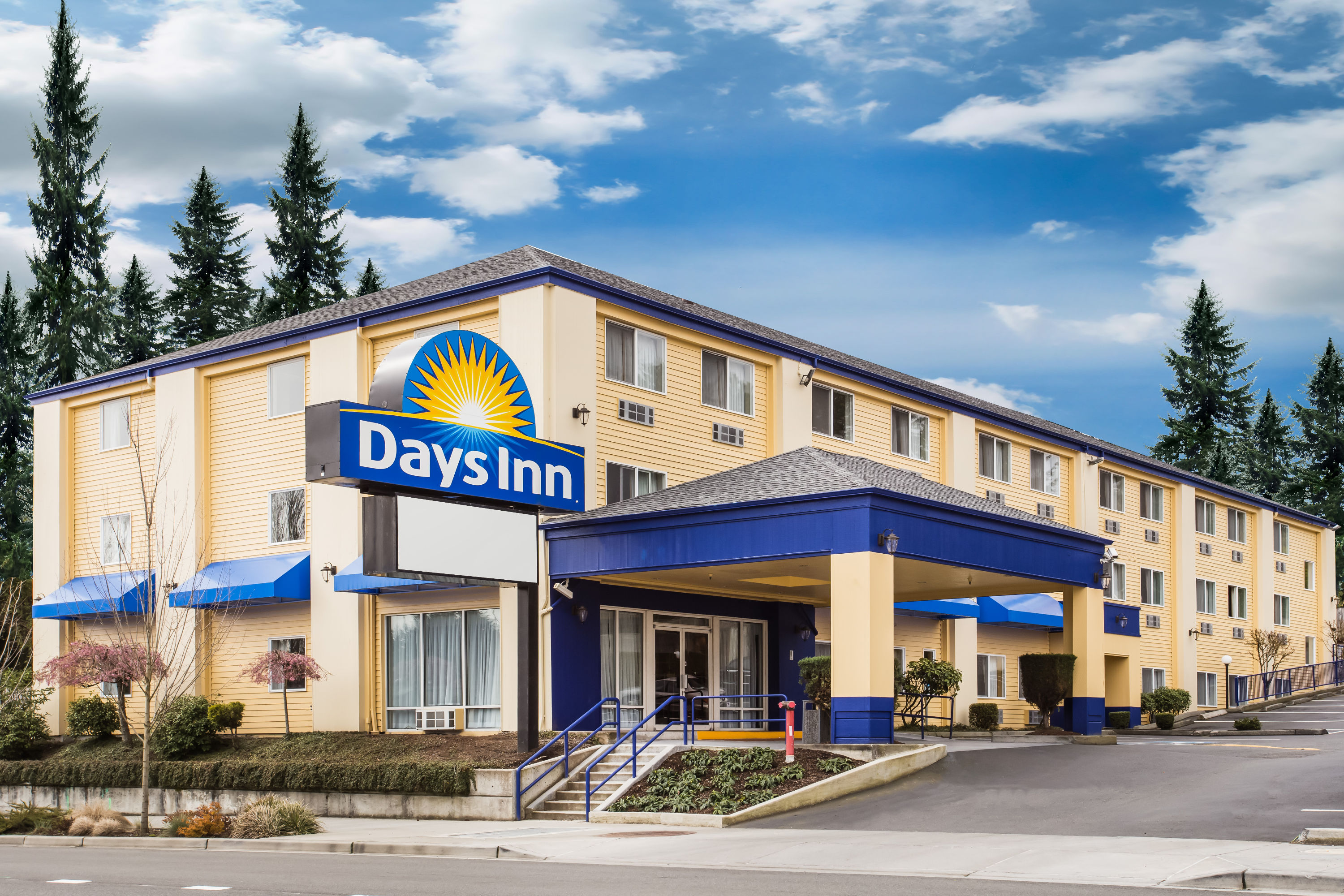 Get Wallpaper Days Inn By Wyndham Seattle Aurora Seattle Wa Hotels Desktop Wallpaper Free