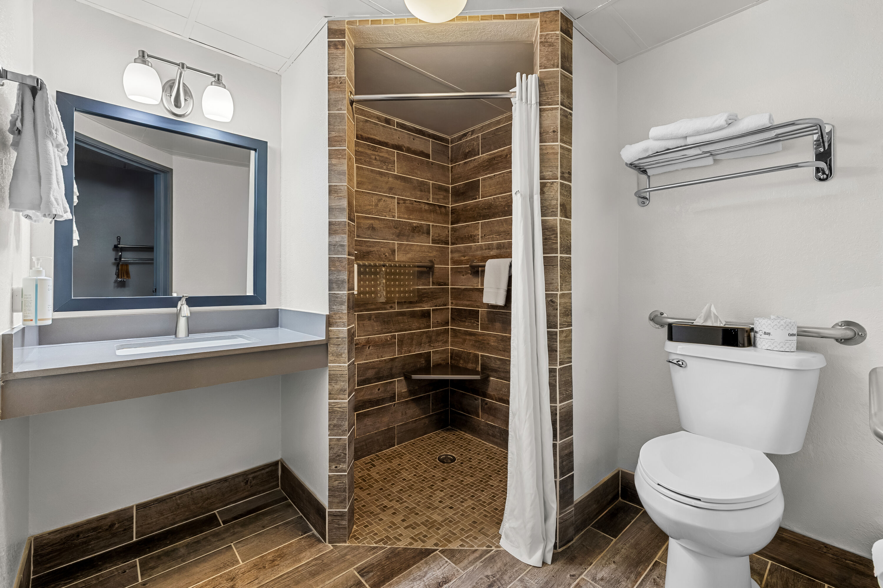 Guest room bath at the Days Inn by Wyndham Fond du Lac in Fond du Lac, Wisconsin