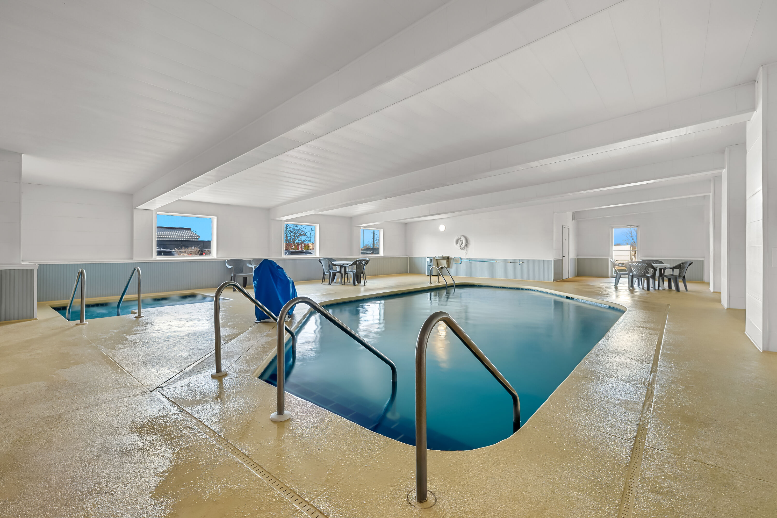 Indoor pool at the Days Inn by Wyndham Fond du Lac in Fond du Lac, Wisconsin