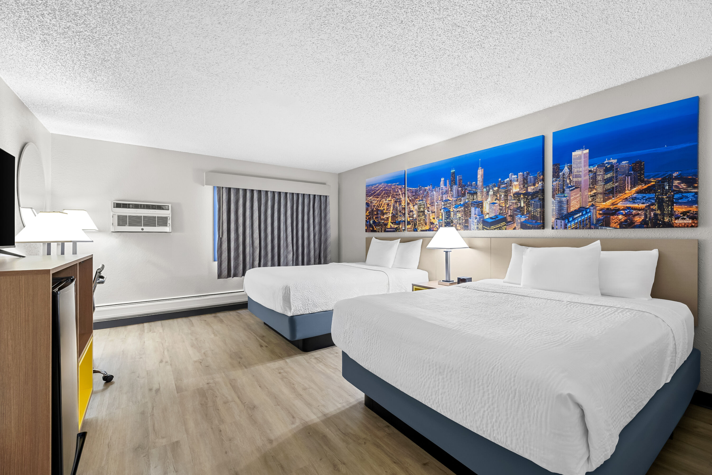 Double bed guest room at the Days Inn by Wyndham Fond du Lac in Fond du Lac, Wisconsin