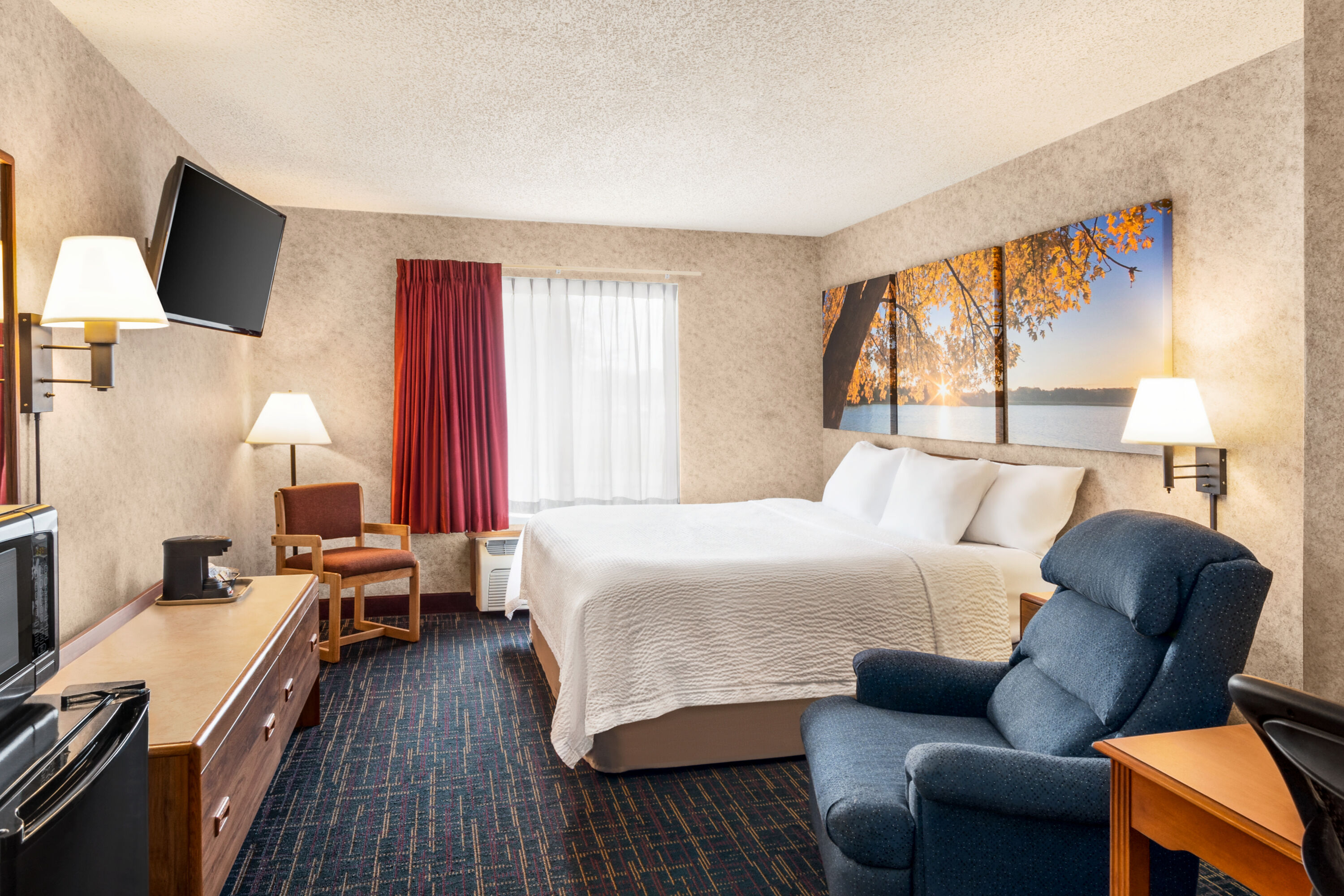 Guest room at the Days Inn by Wyndham Hurley in Hurley, Wisconsin