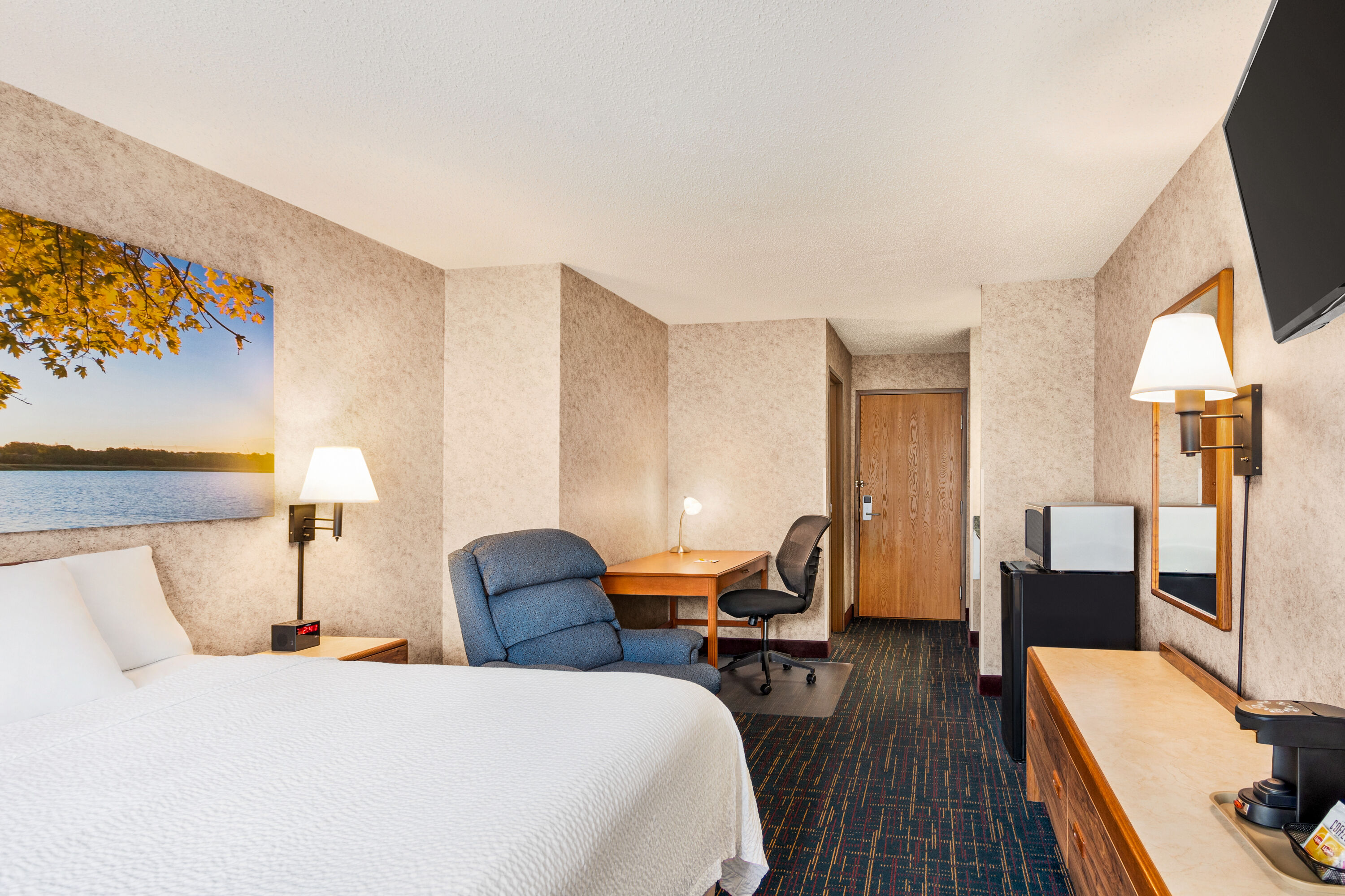 Guest room at the Days Inn by Wyndham Hurley in Hurley, Wisconsin