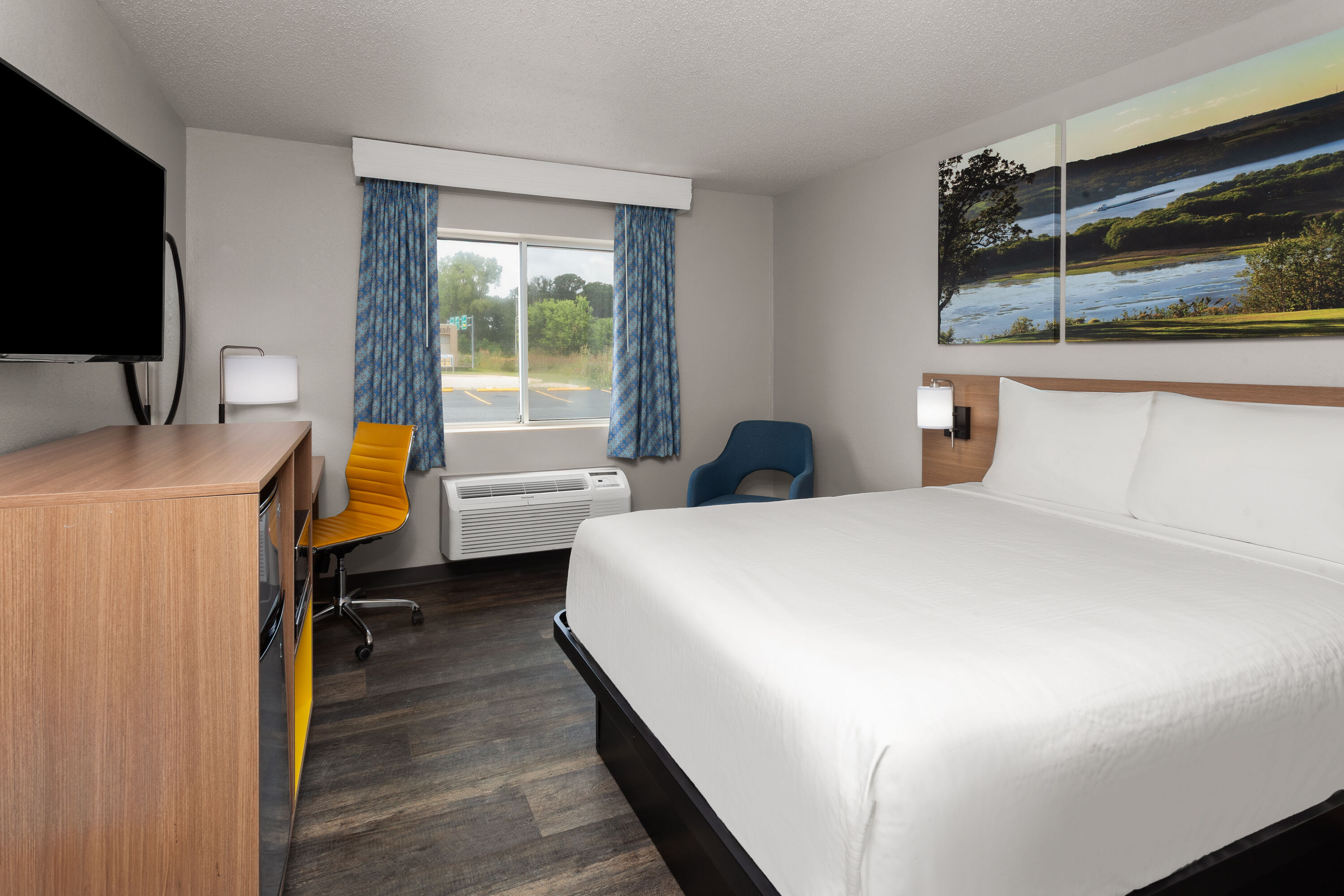 Guest room at the Days Inn & Suites by Wyndham Kaukauna WI in Kaukauna, Wisconsin