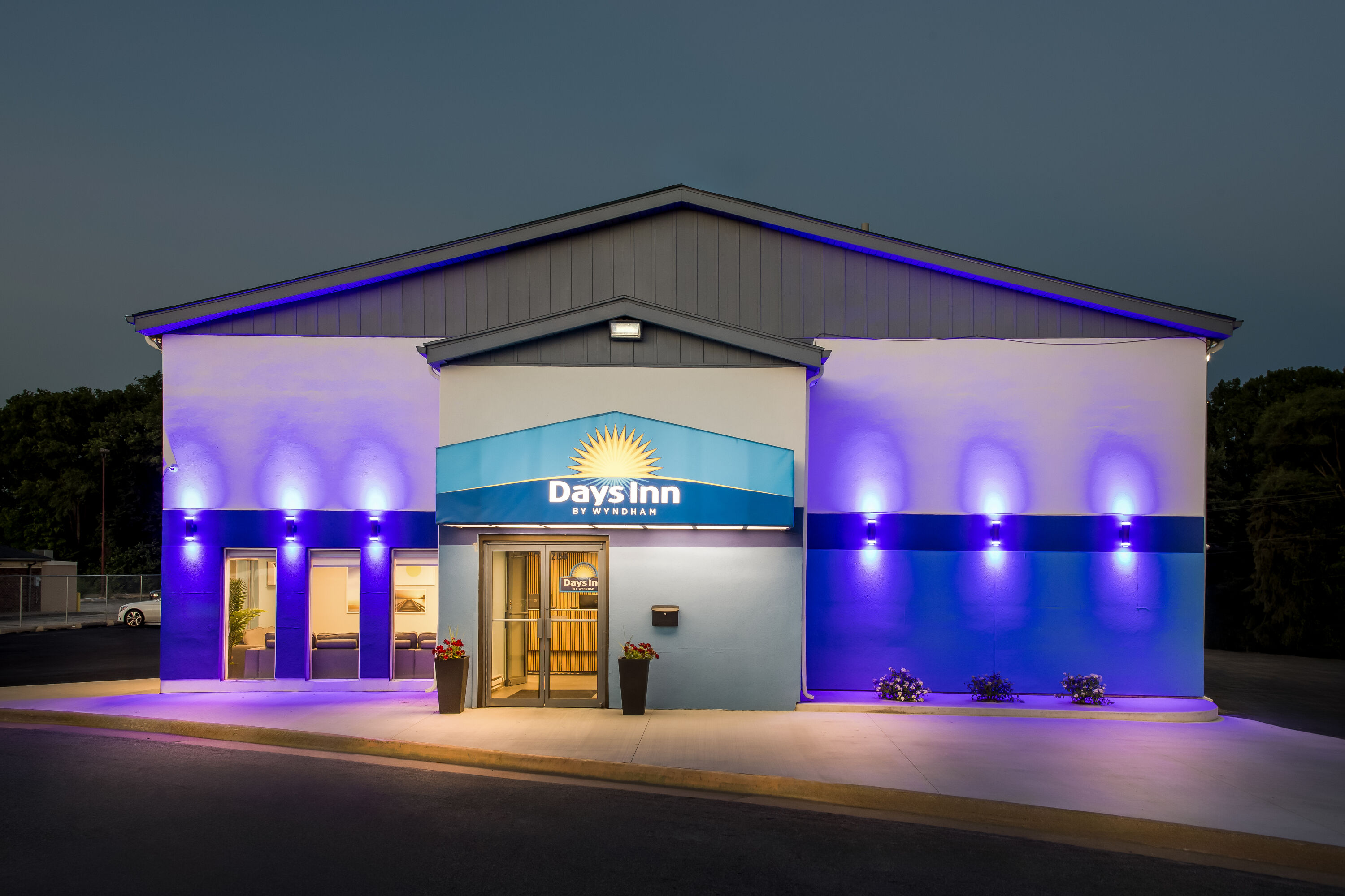 Exterior Night Image of Days Inn by Wyndham La Crosse hotel in La Crosse, Wisconsin