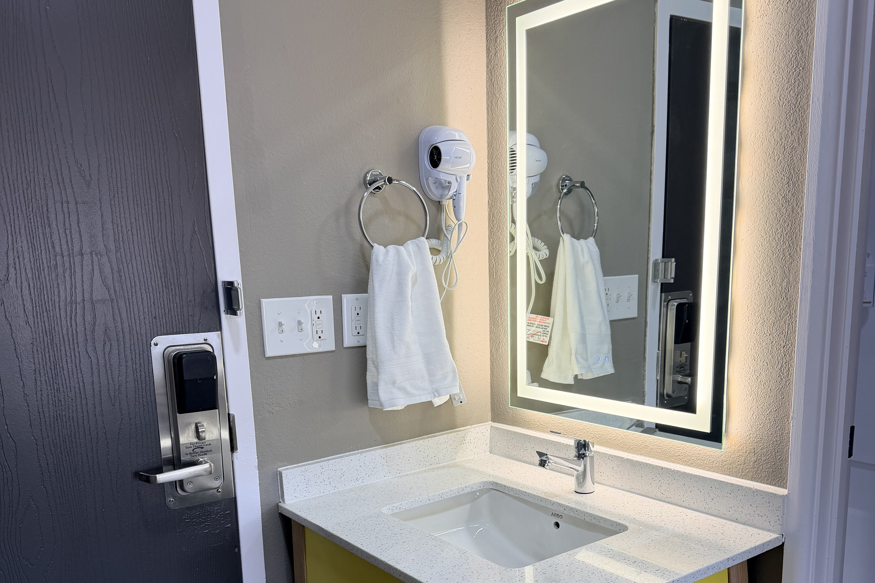Guest room bath at the Days Inn by Wyndham La Crosse in La Crosse, Wisconsin