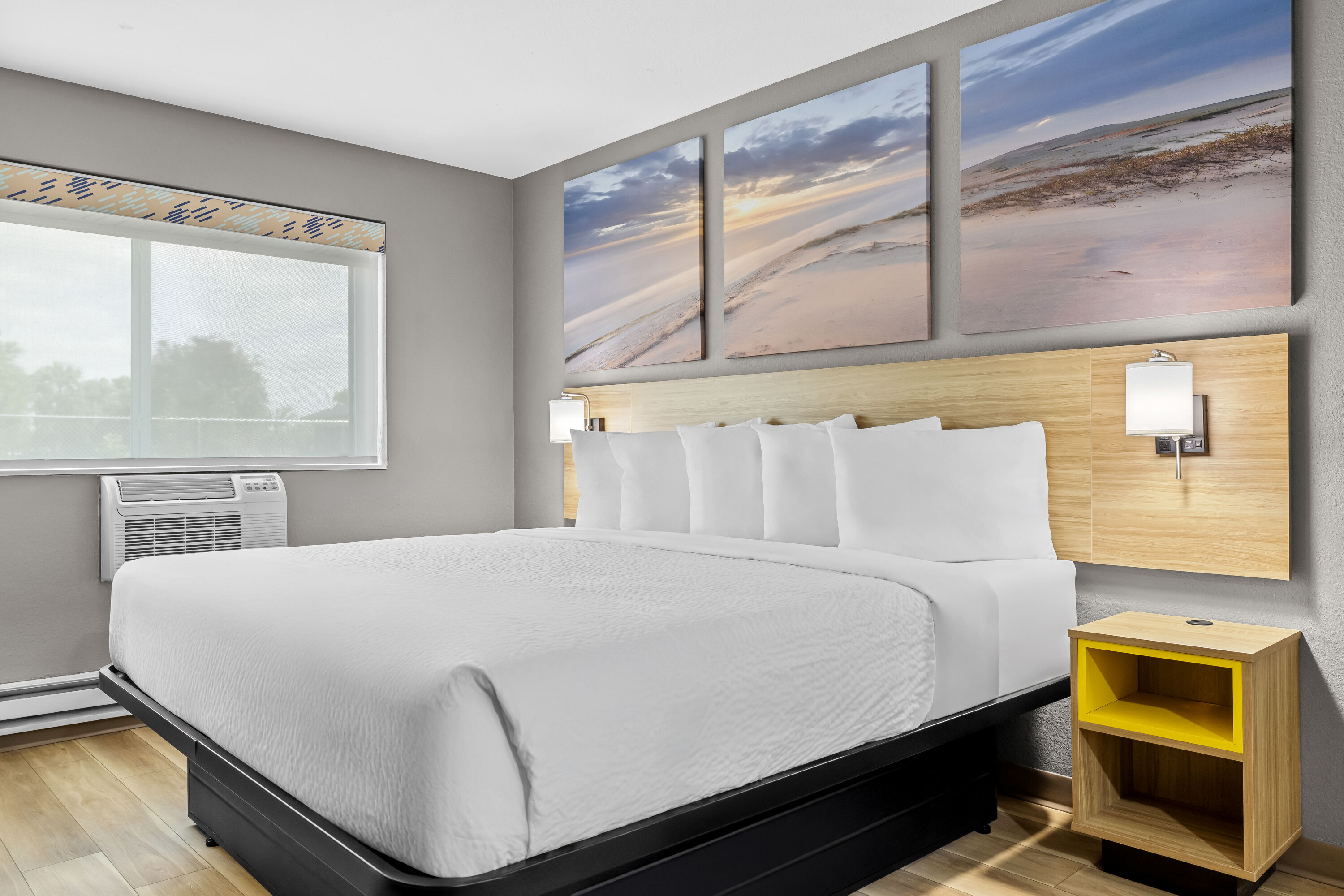 King bed guest room at the Days Inn by Wyndham La Crosse in La Crosse, Wisconsin