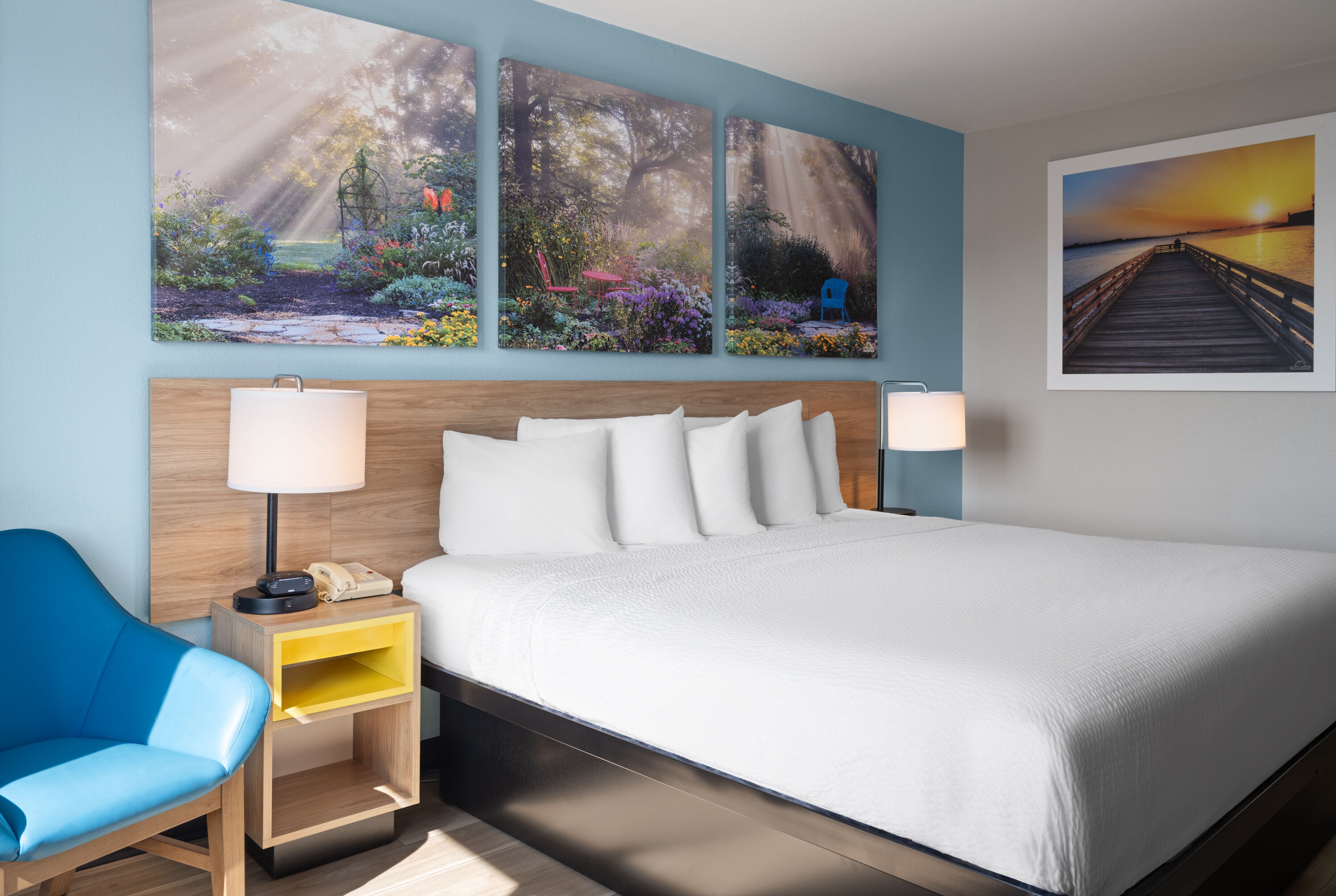 Guest room at the Days Inn by Wyndham Neenah in Neenah, Wisconsin