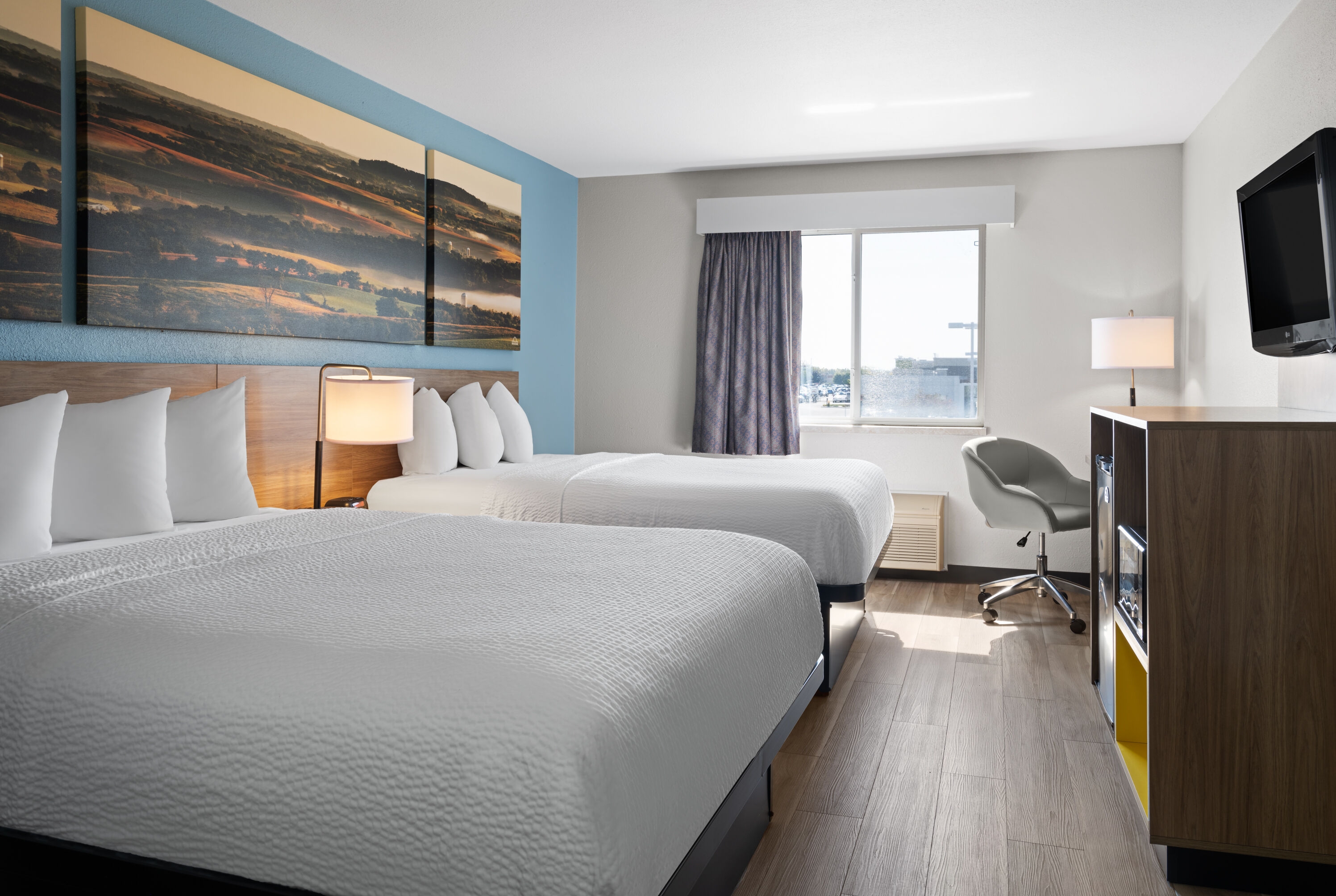 Guest room at the Days Inn by Wyndham Neenah in Neenah, Wisconsin