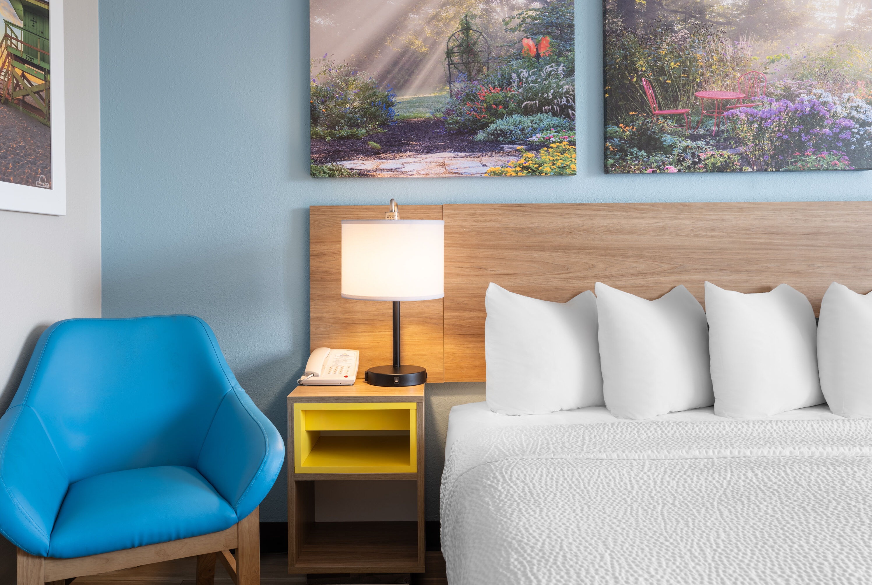 Guest room at the Days Inn by Wyndham Neenah in Neenah, Wisconsin