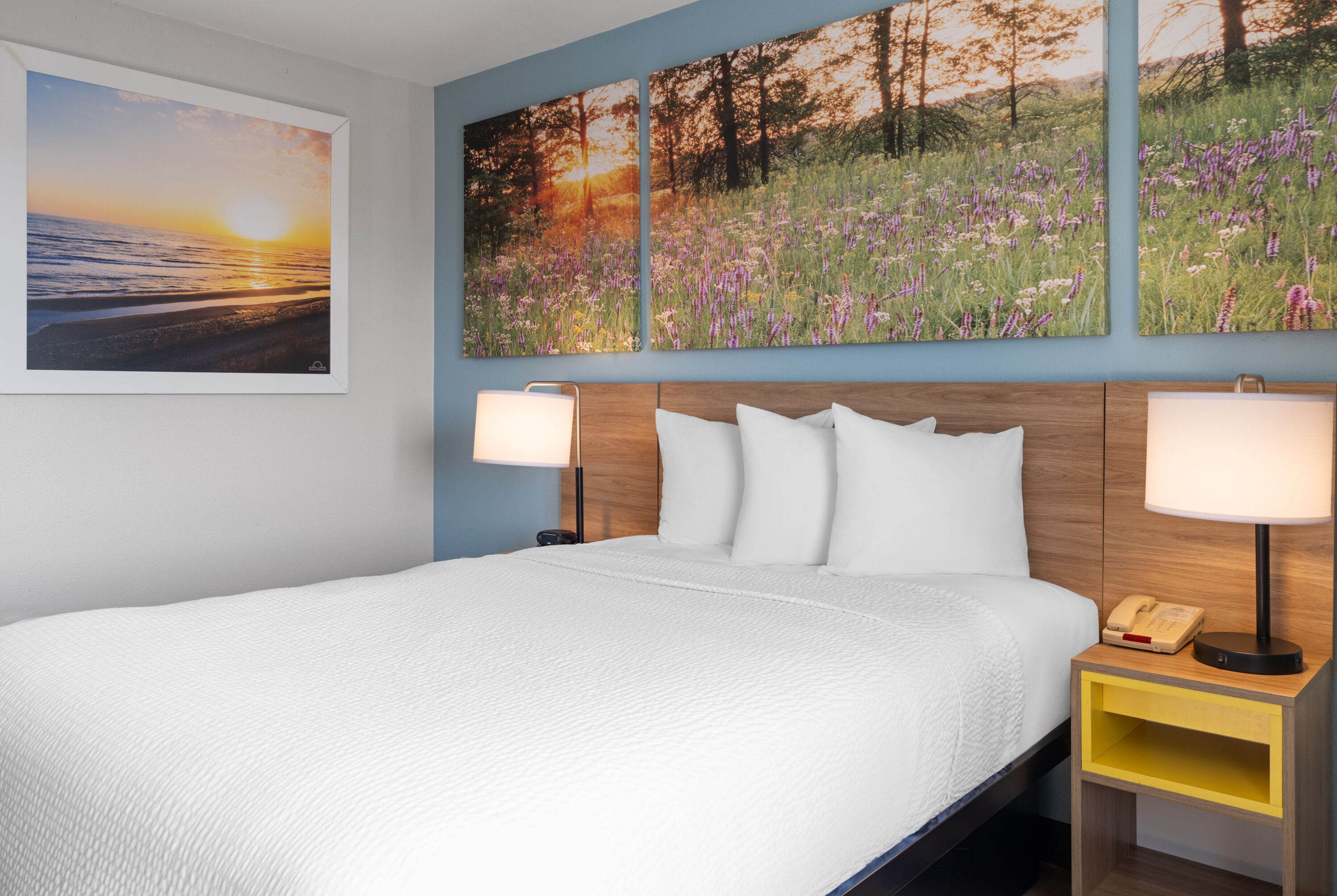 Guest room at the Days Inn by Wyndham Neenah in Neenah, Wisconsin