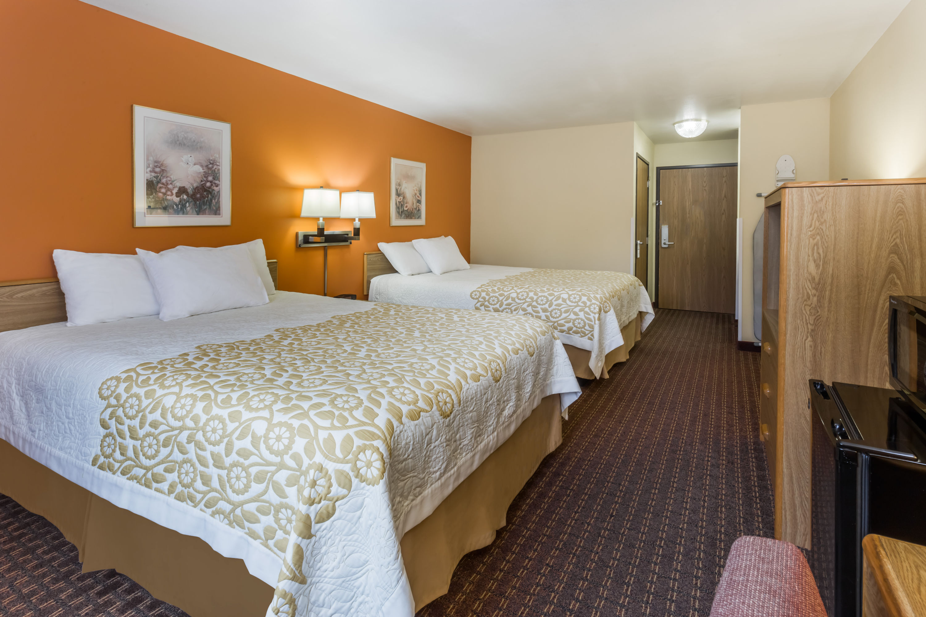 Days Inn By Wyndham Stoughton Wi Stoughton Wi Hotels
