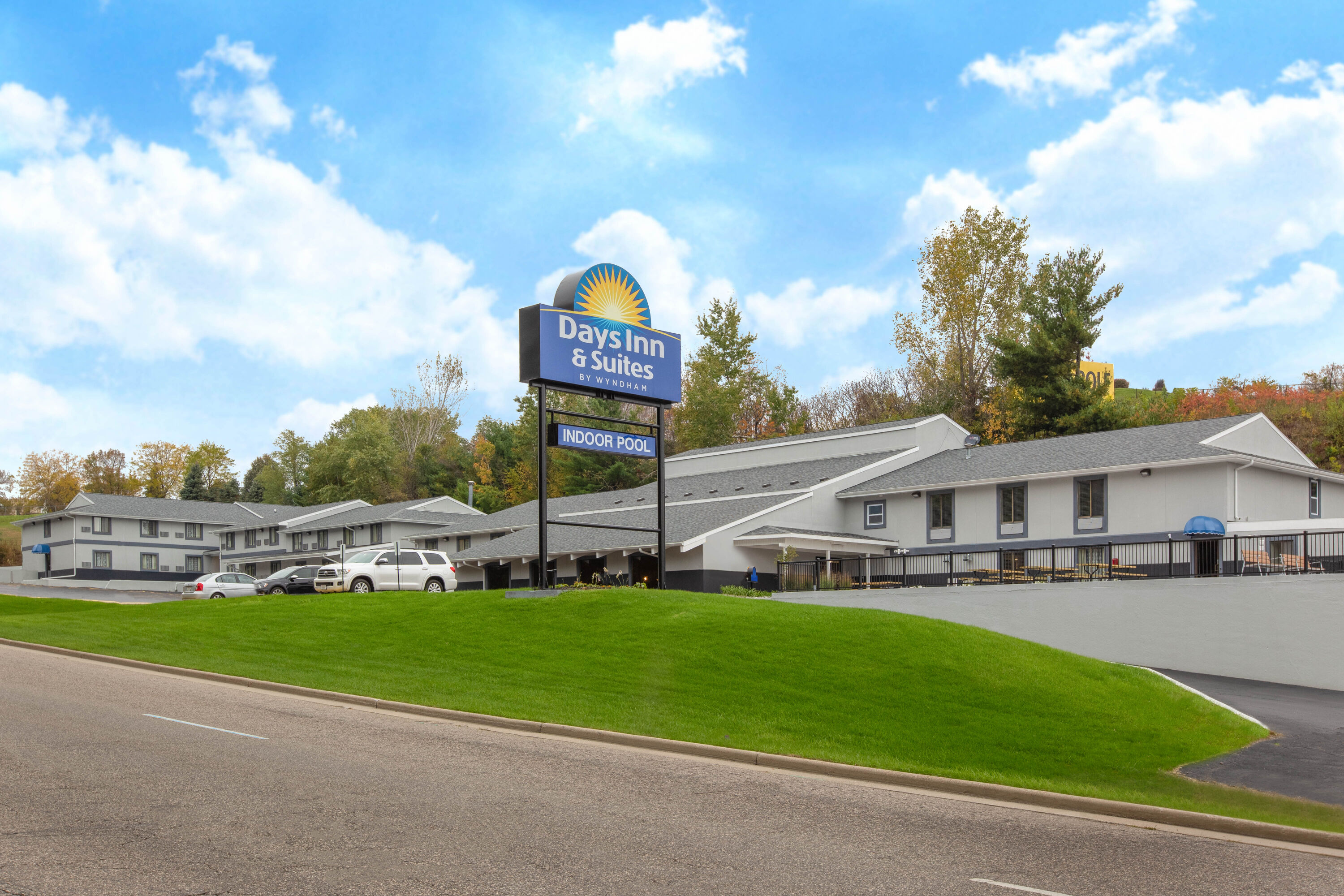 Days Inn Suites By Wyndham Wisconsin Dells Wisconsin Dells Wi Hotels