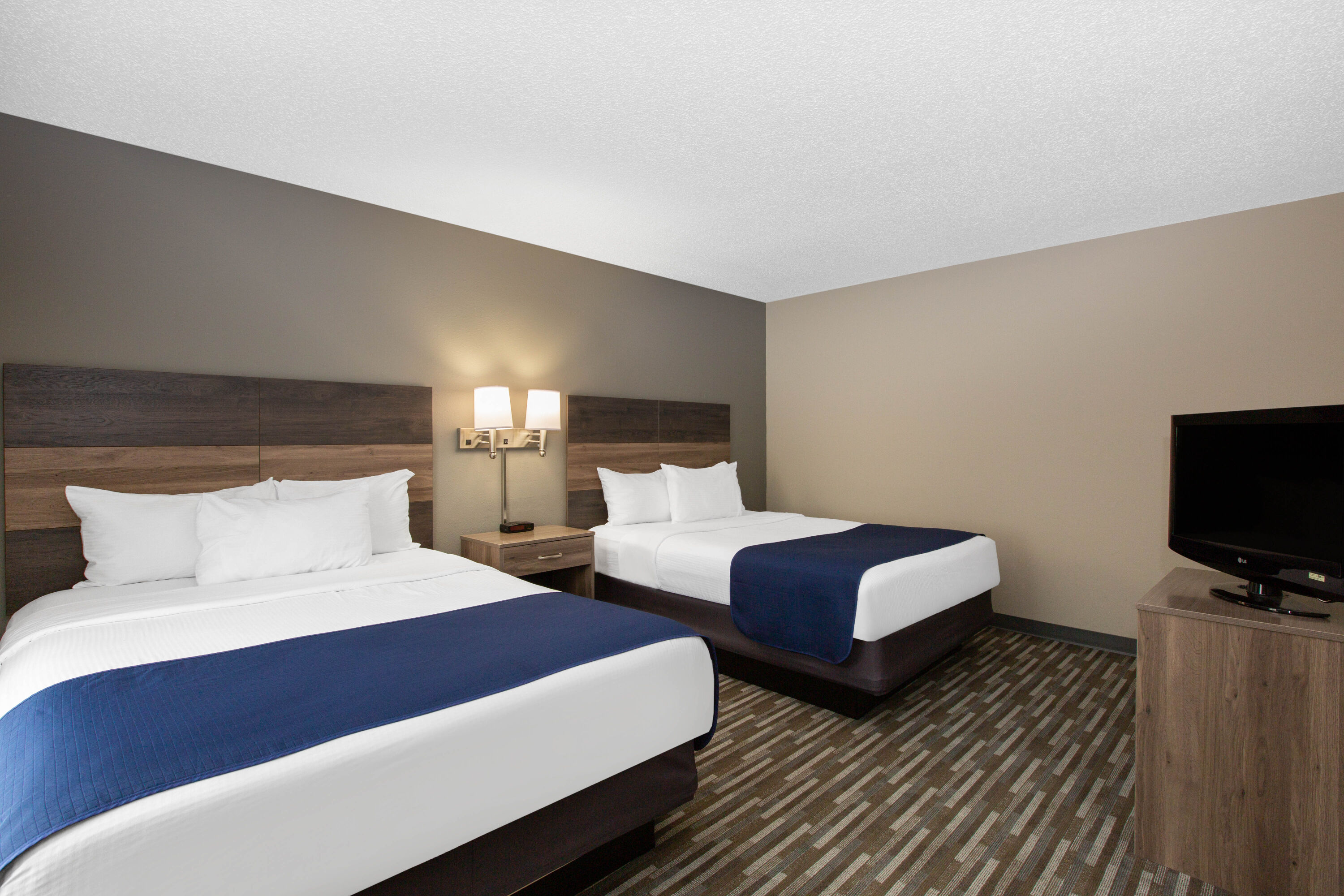 Days Inn Amp Suites By Wyndham Wisconsin Dells Wisconsin