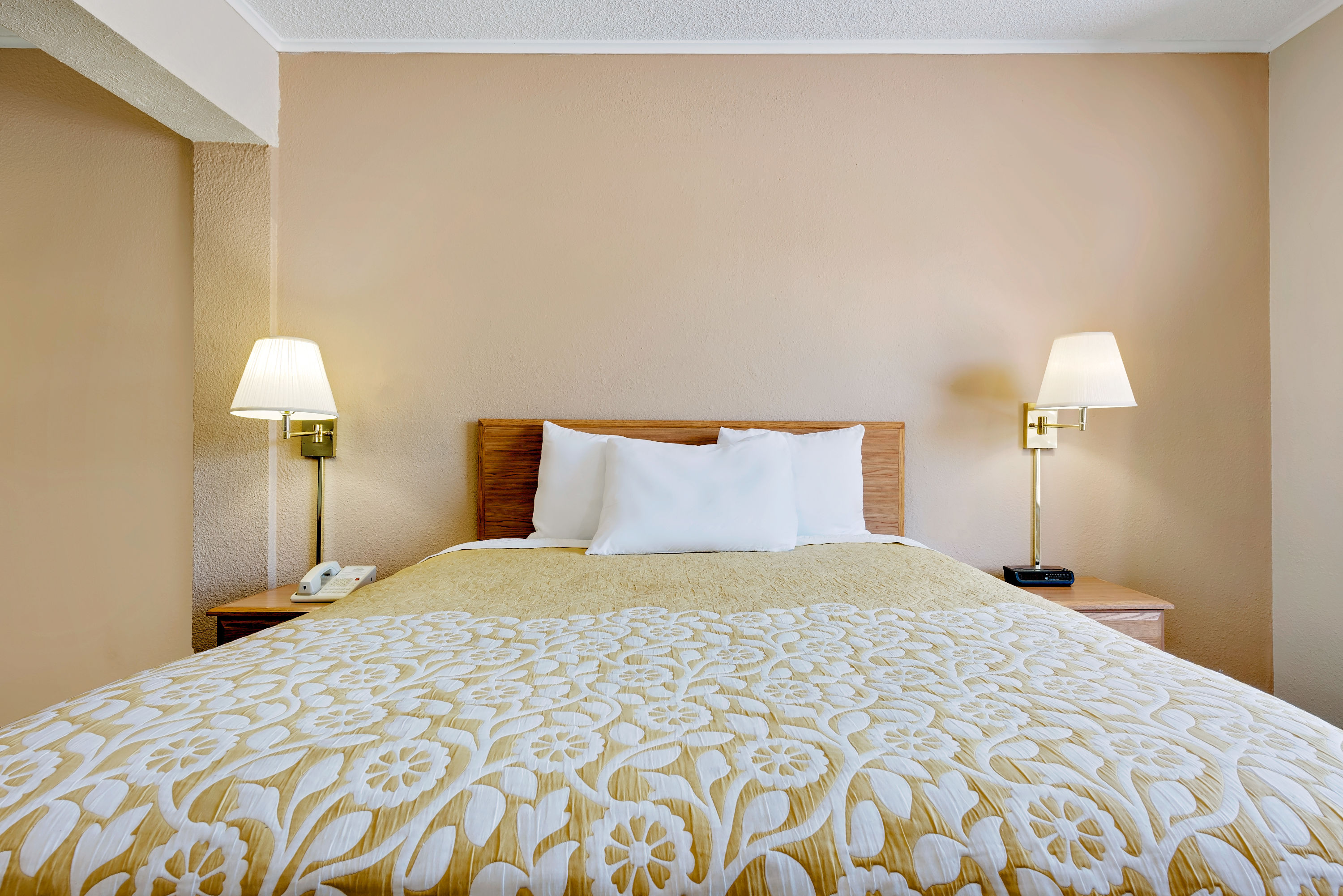 Days Inn By Wyndham Fairmont Fairmont Wv Hotels