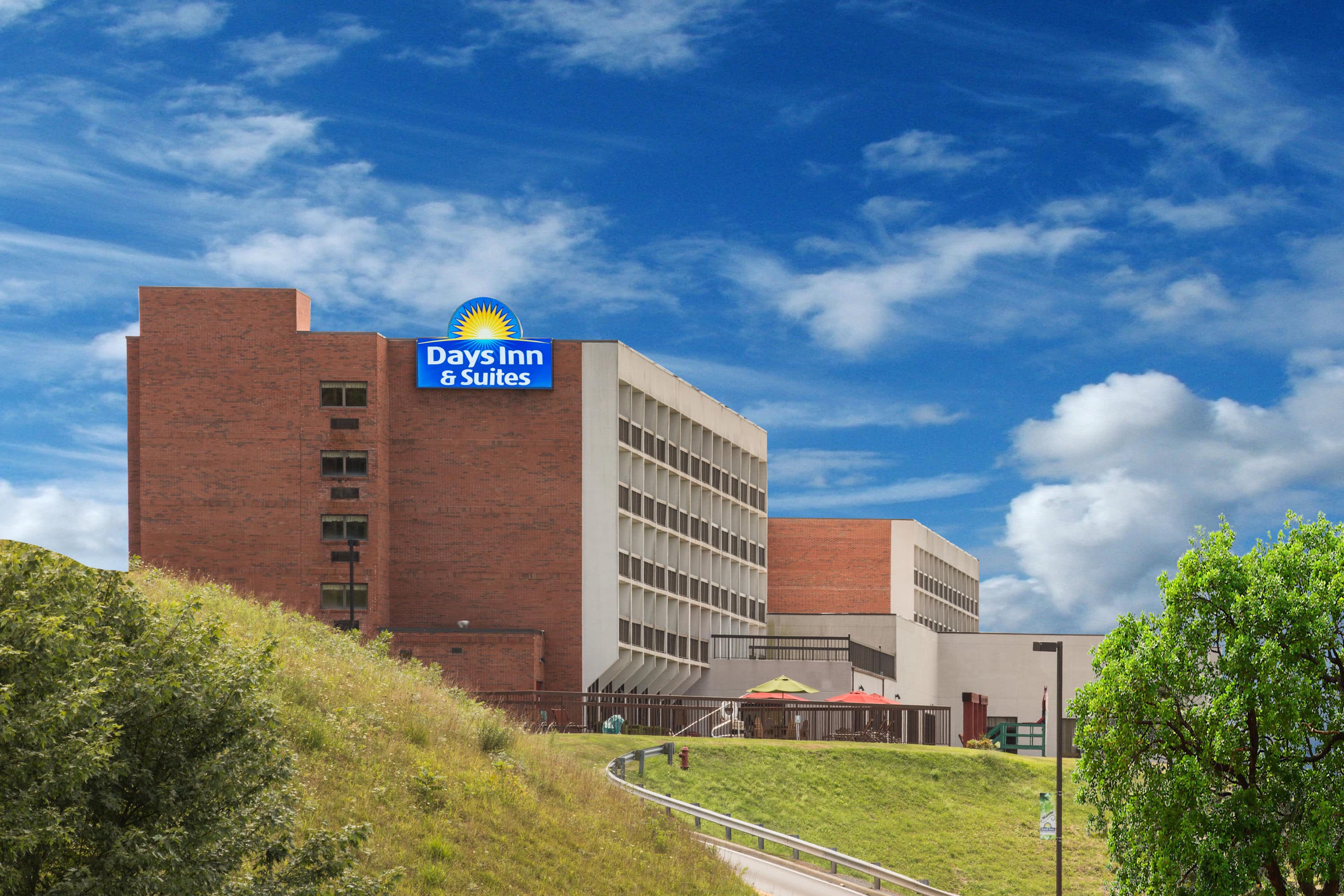 Days Inn Suites By Wyndham Sutton Flatwoods Wv Hotels