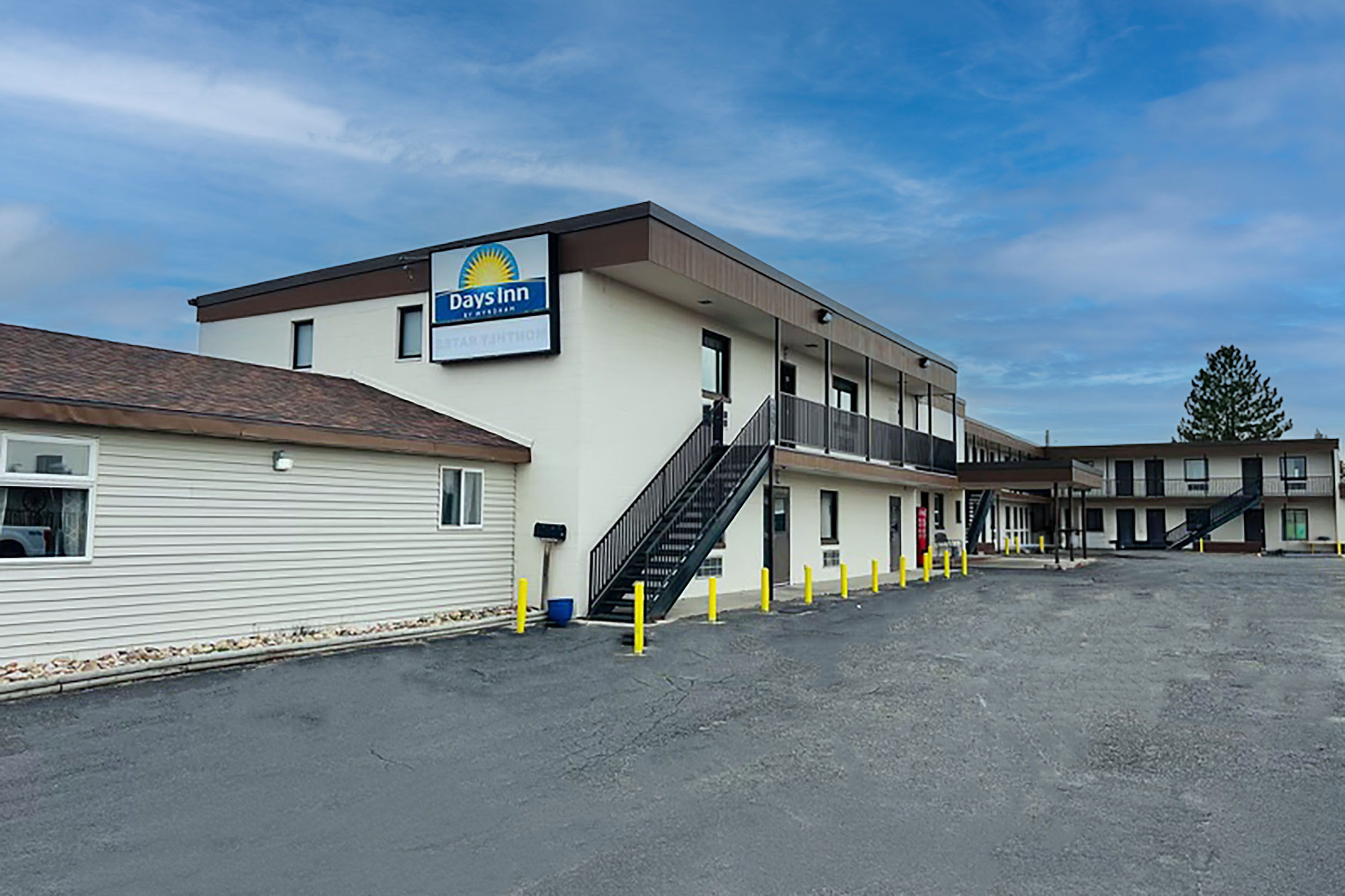 Exterior of Days Inn by Wyndham Wheatland hotel in Wheatland, Wyoming
