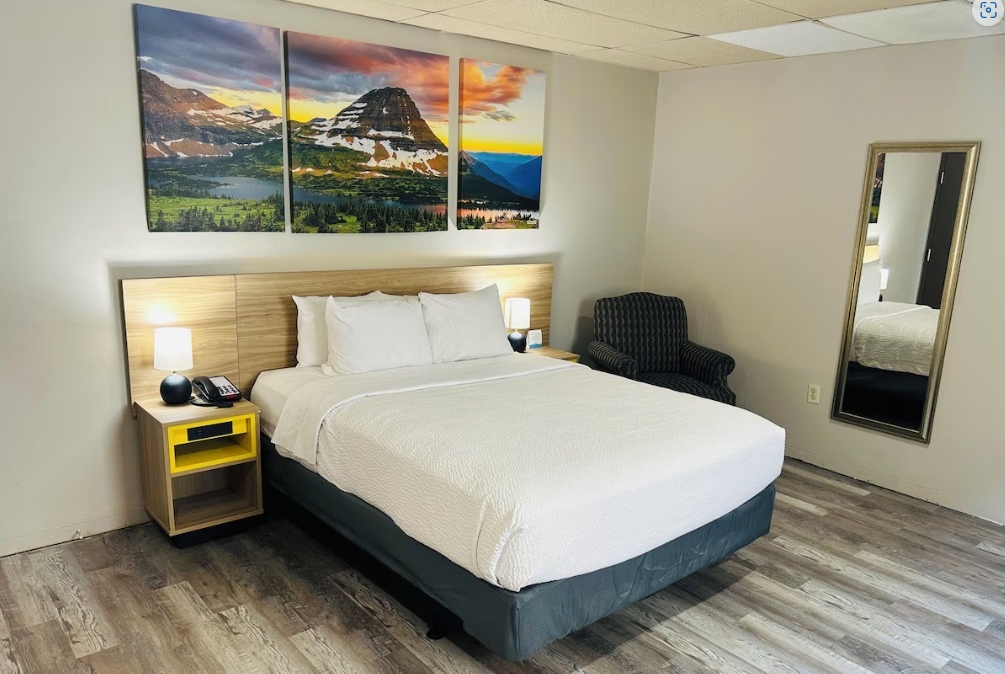 Guest room at the Days Inn by Wyndham Wheatland in Wheatland, Wyoming