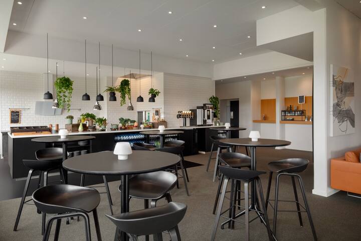 Comwell Hvide Hus Aalborg, Dolce by Wyndham cafe in Aalborg, Other than US/Canada