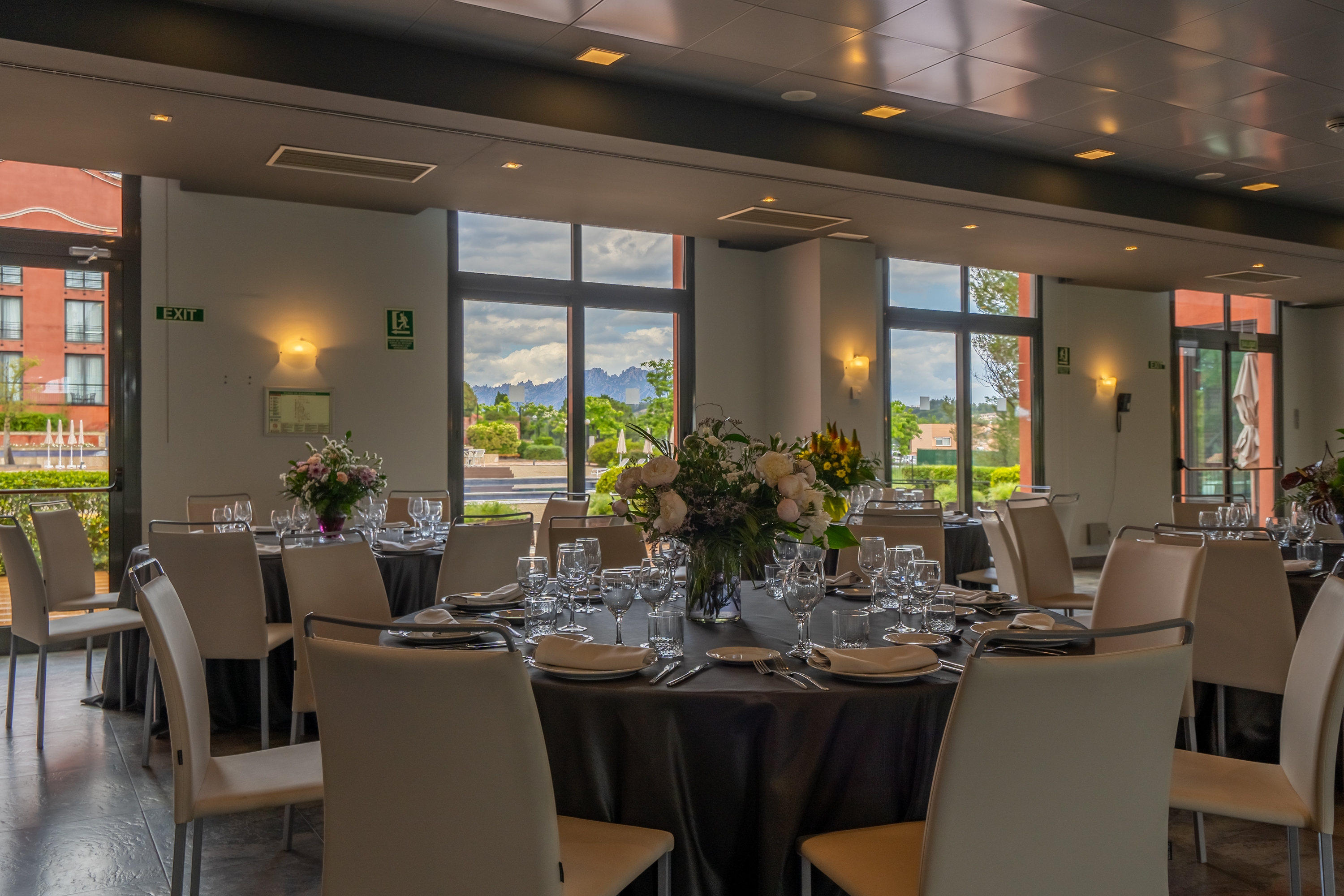 Meeting room banquet rounds at Dolce by Wyndham Barcelona Resort in Sant Esteve Sesrovires, Other than US/Canada