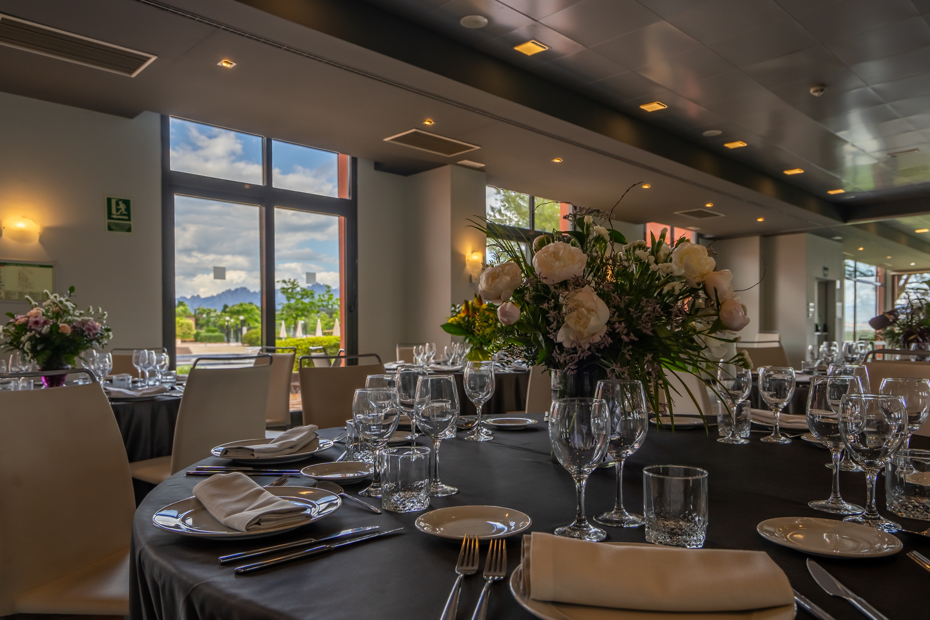 Meeting room banquet rounds at Dolce by Wyndham Barcelona Resort in Sant Esteve Sesrovires, Other than US/Canada