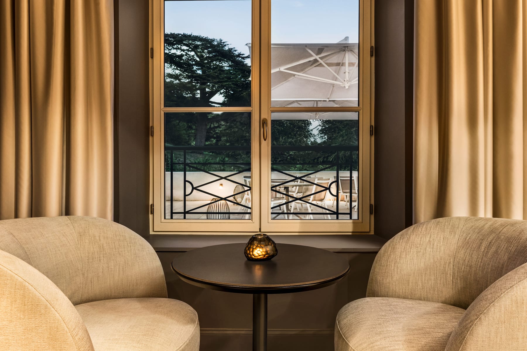 Bar at Dolce by Wyndham Versailles - Domaine du Montcel in Jouy-En-Josas, Other than US/Canada