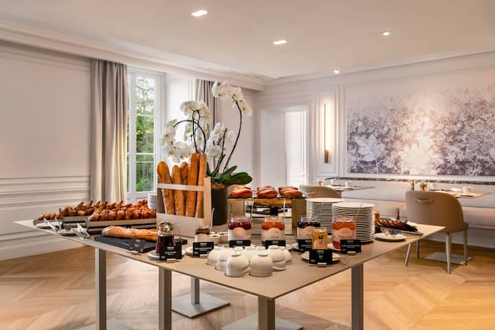 Free breakfast at Dolce by Wyndham Versailles - Domaine du Montcel in Jouy-En-Josas, Other than US/Canada