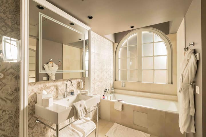Guest room at the Dolce by Wyndham Versailles - Domaine du Montcel in Jouy-En-Josas, Other than US/Canada