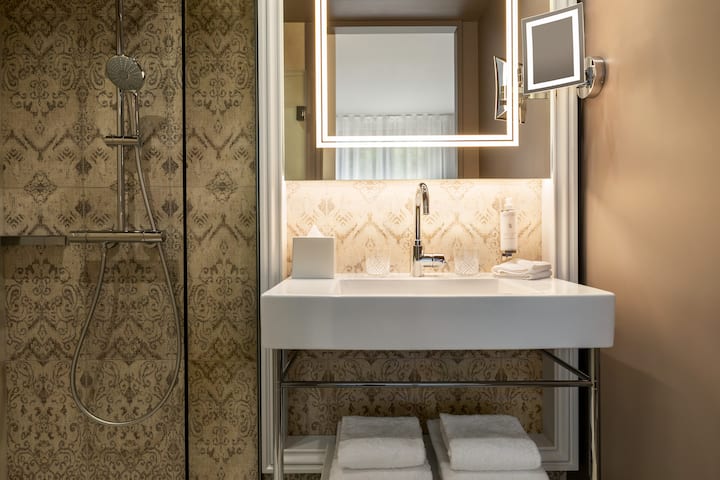 Guest room at the Dolce by Wyndham Versailles - Domaine du Montcel in Jouy-En-Josas, Other than US/Canada