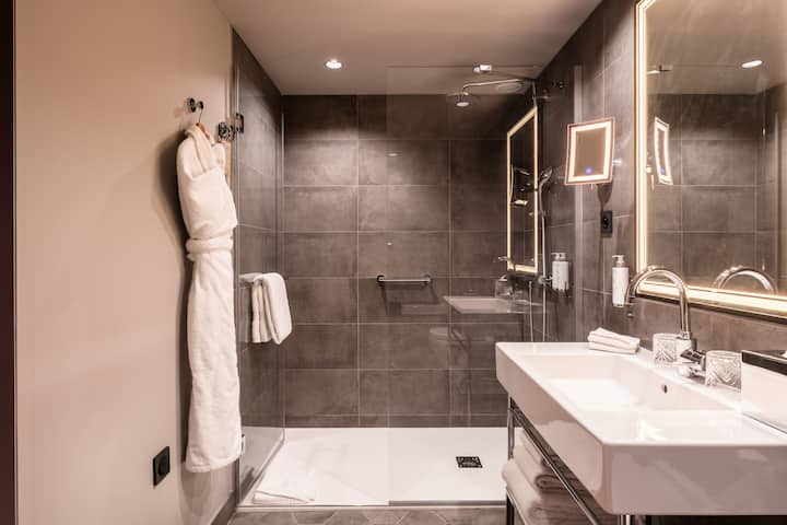 Guest room bath at the Dolce by Wyndham Versailles - Domaine du Montcel in Jouy-En-Josas, Other than US/Canada